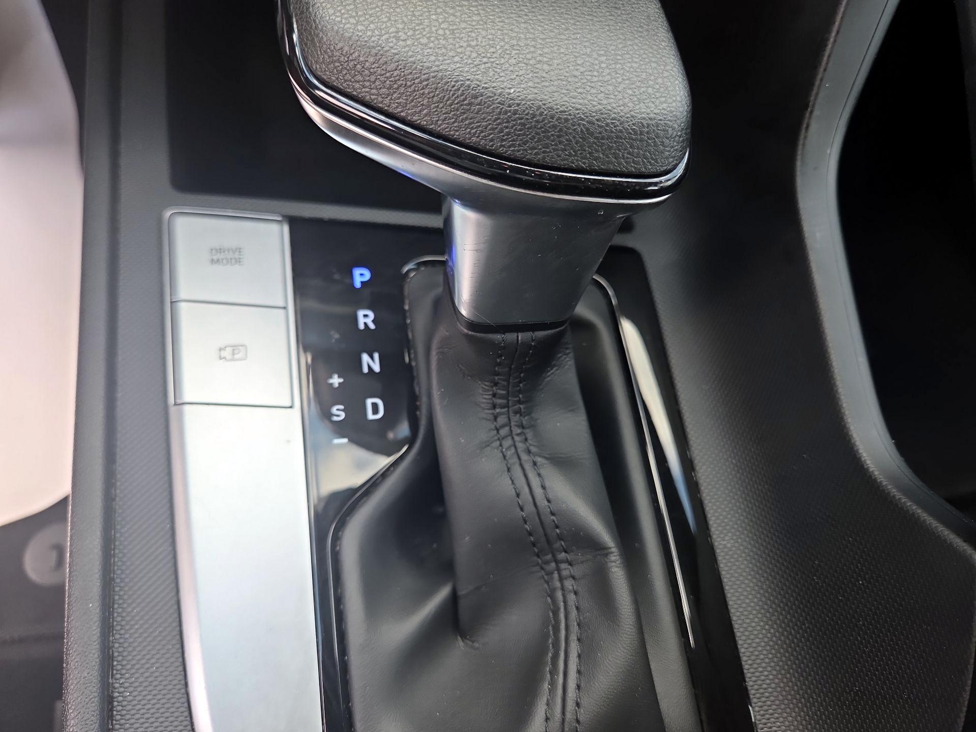 Thumbnail: 2021 Hyundai Elantra - 17