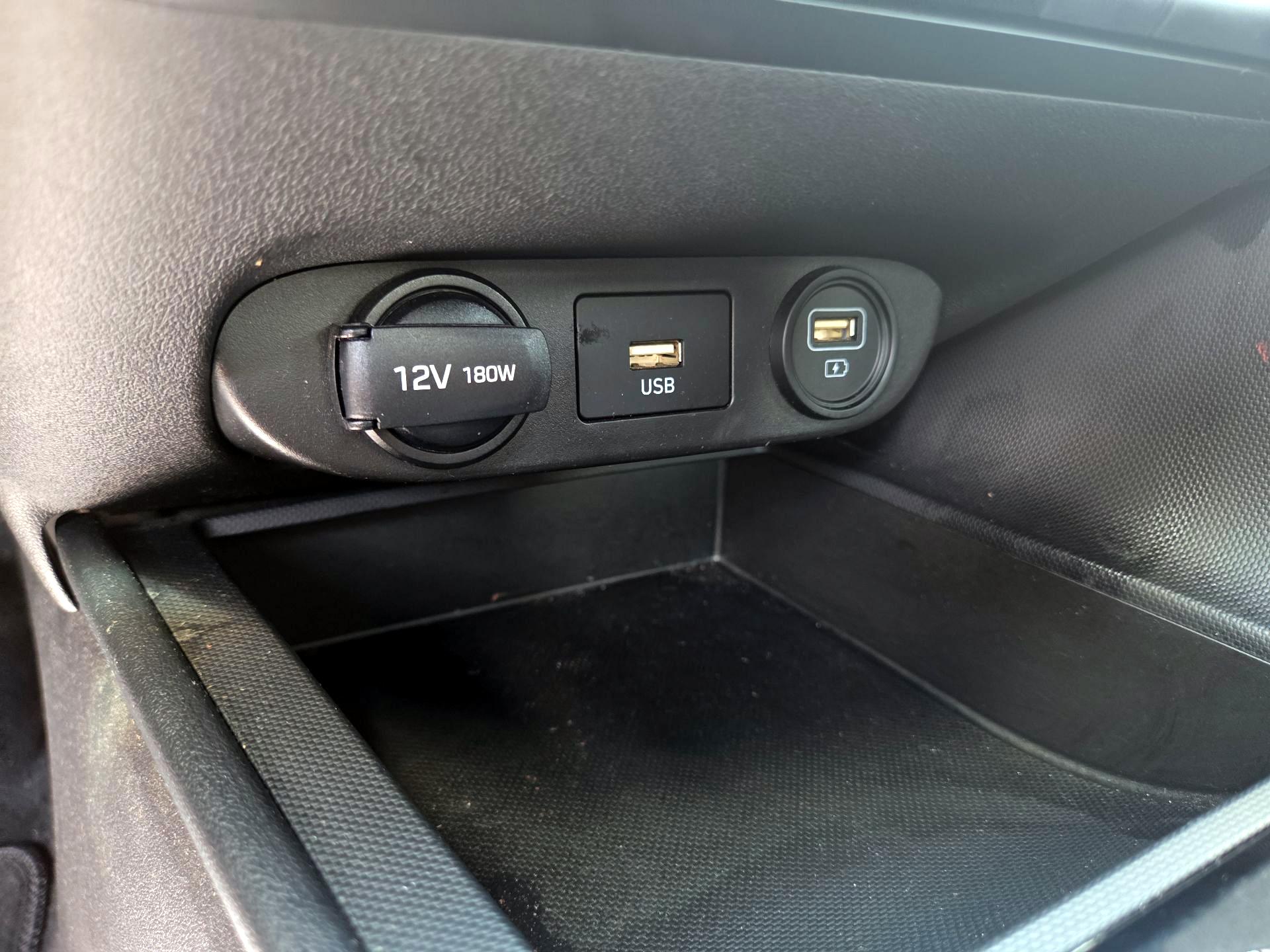 Thumbnail: 2021 Hyundai Elantra - 18