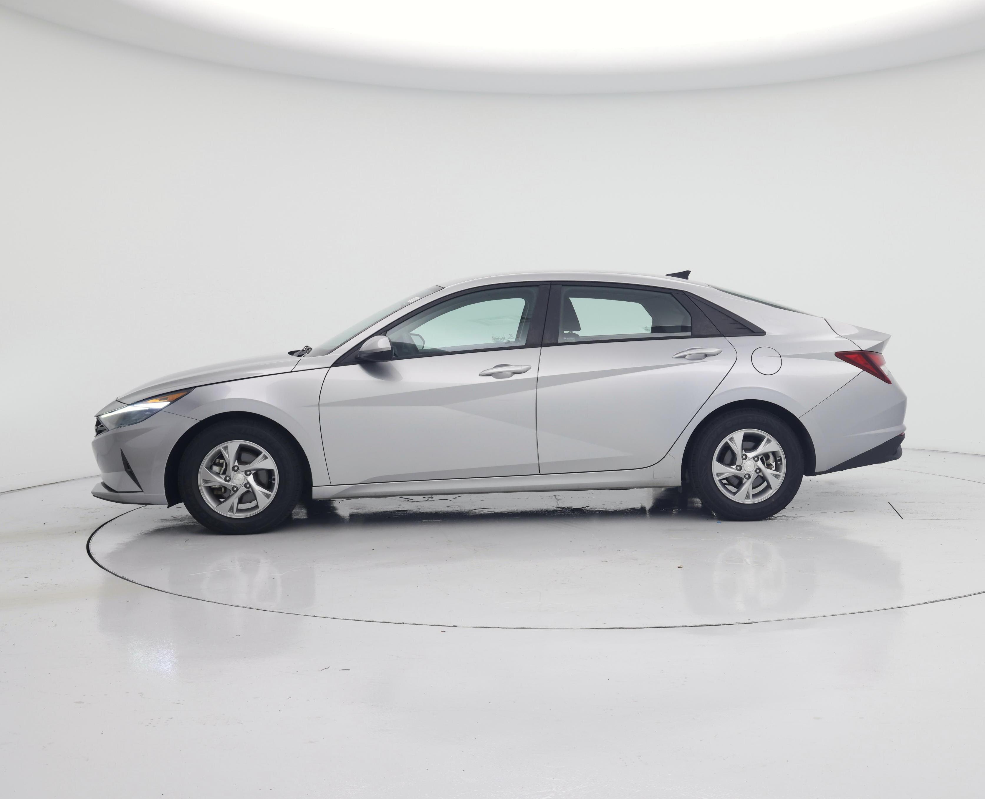 Thumbnail: 2021 Hyundai Elantra - 3