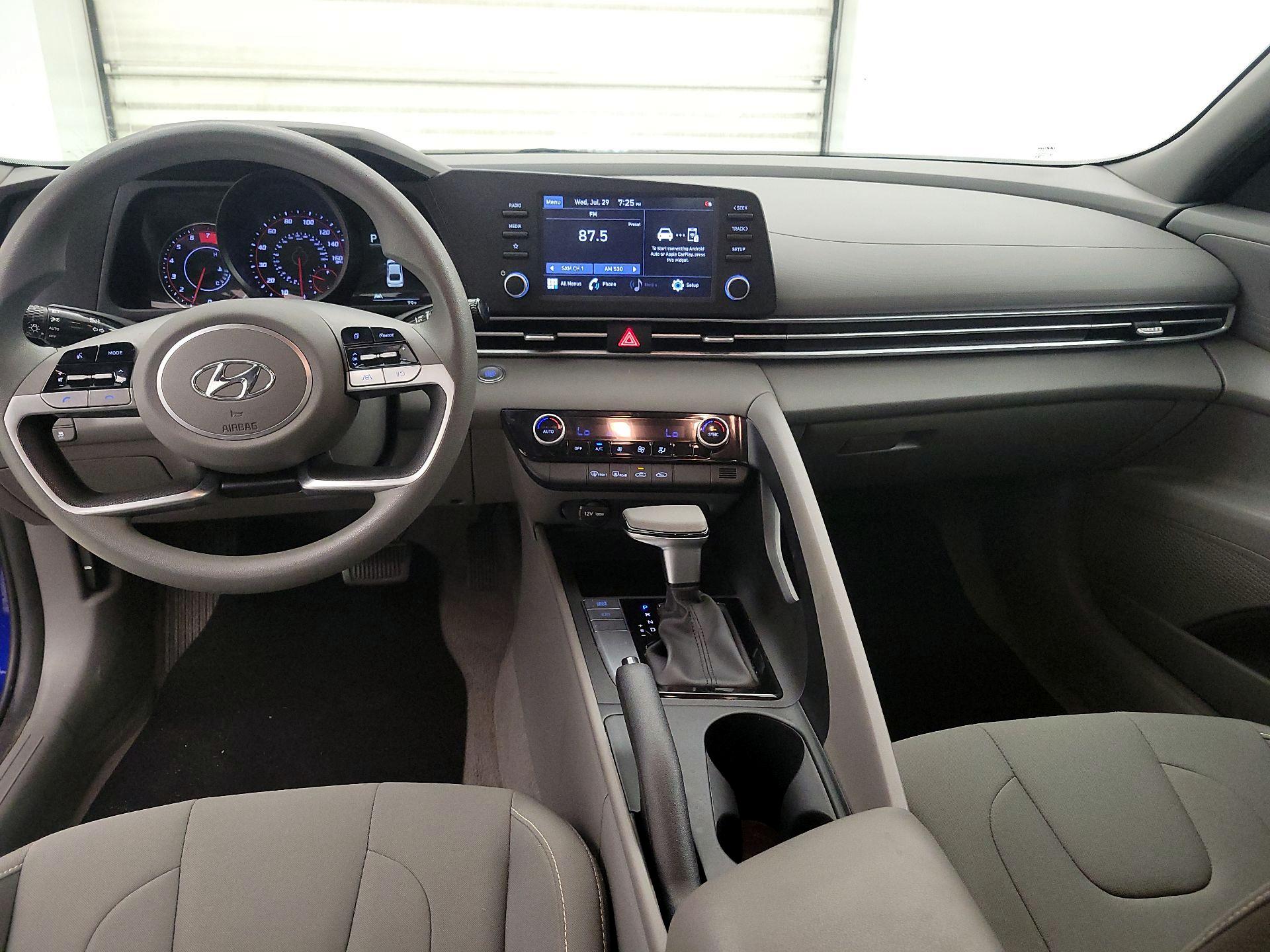 Thumbnail: 2022 Hyundai Elantra - 9