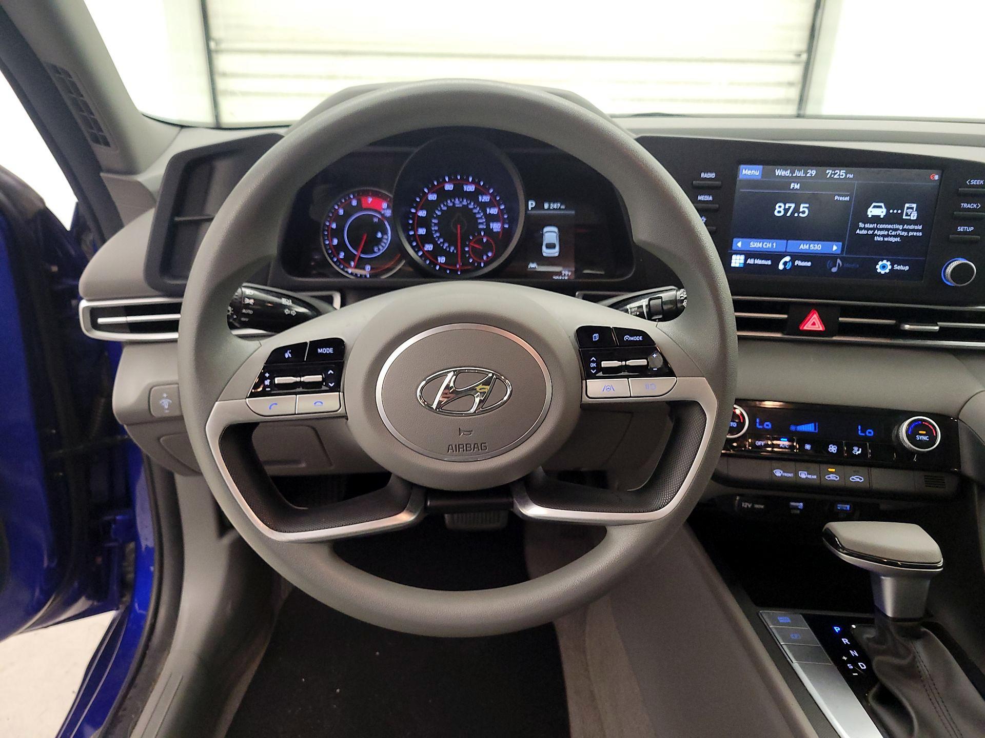 Thumbnail: 2022 Hyundai Elantra - 10