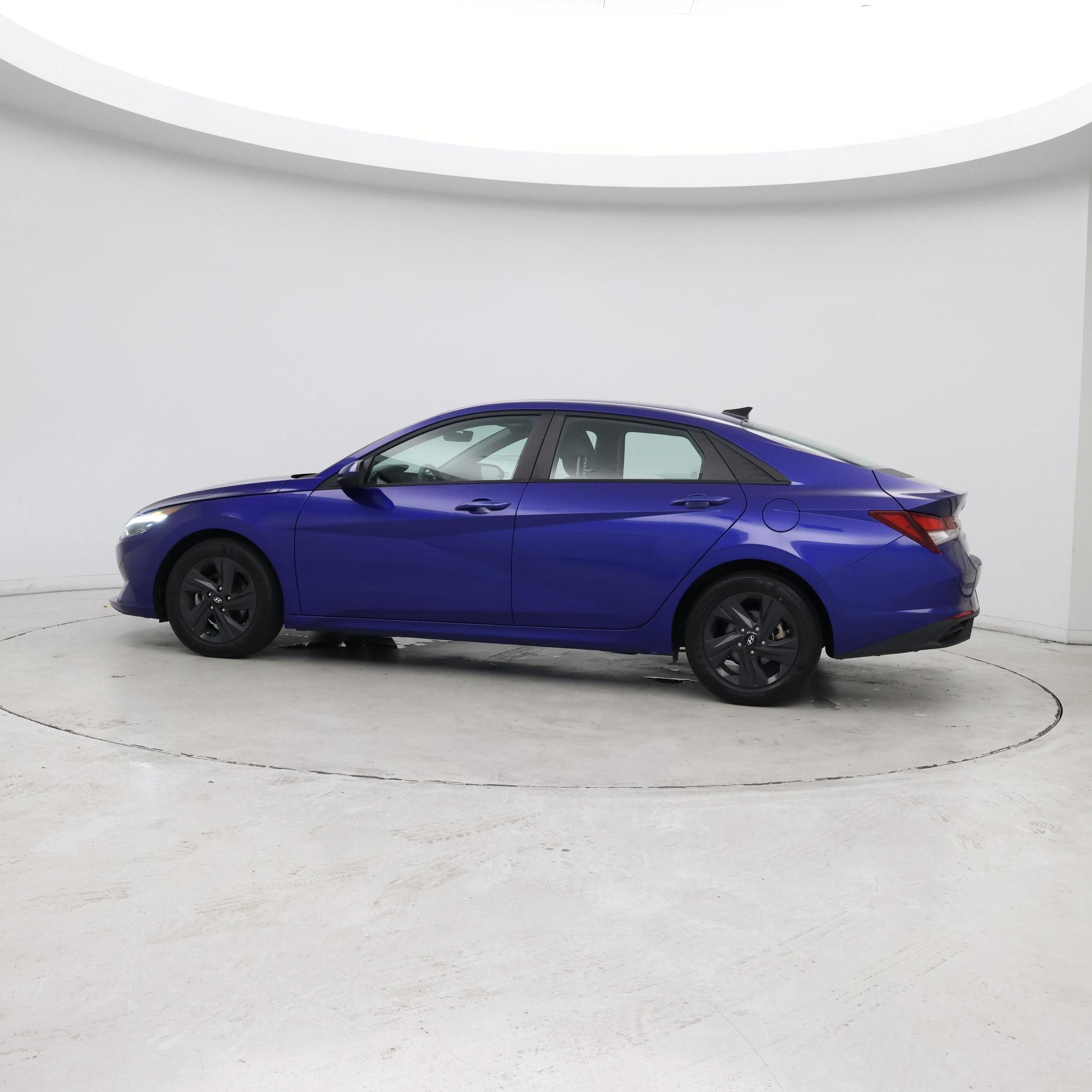 Thumbnail: 2022 Hyundai Elantra - 3