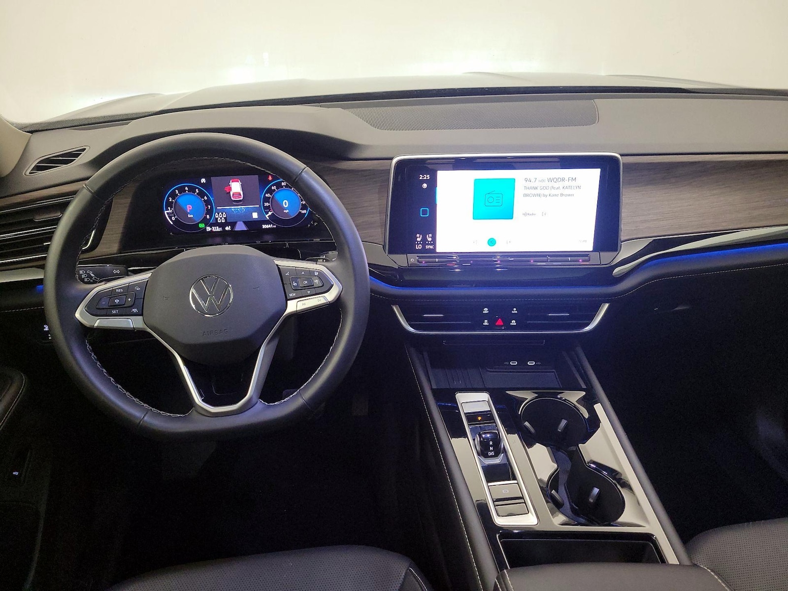 2025 Volkswagen Atlas SEL - Photo 8