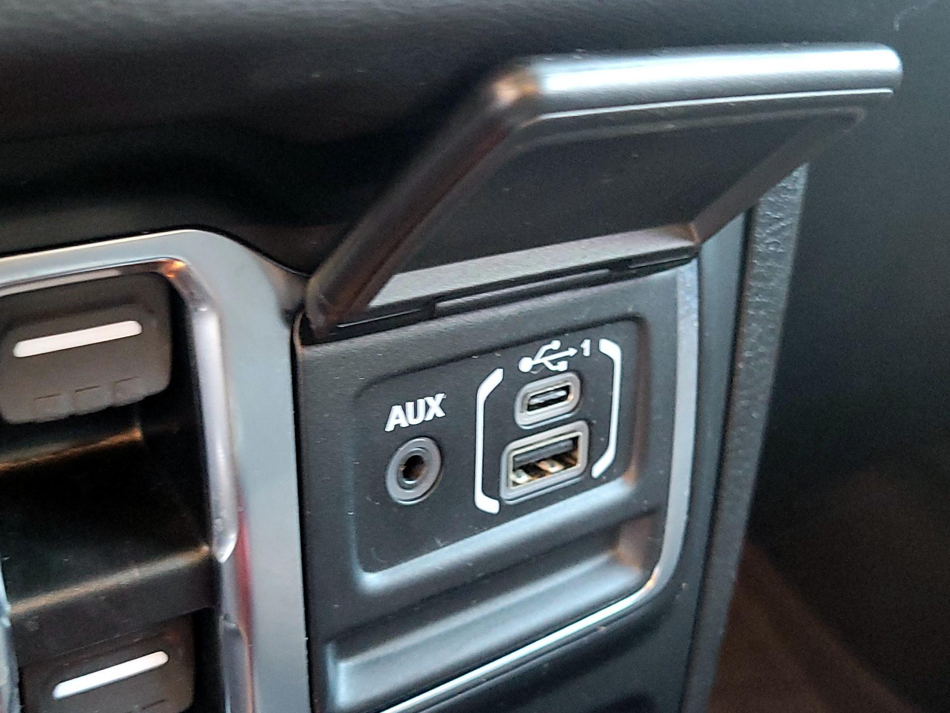 Thumbnail: 2024 Jeep Wrangler - 17