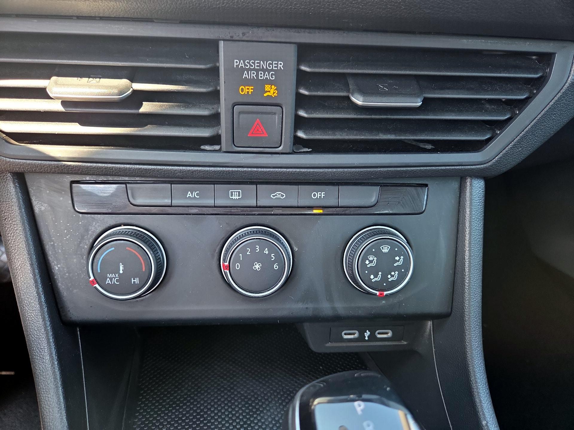 Thumbnail: 2024 Volkswagen Jetta - 16