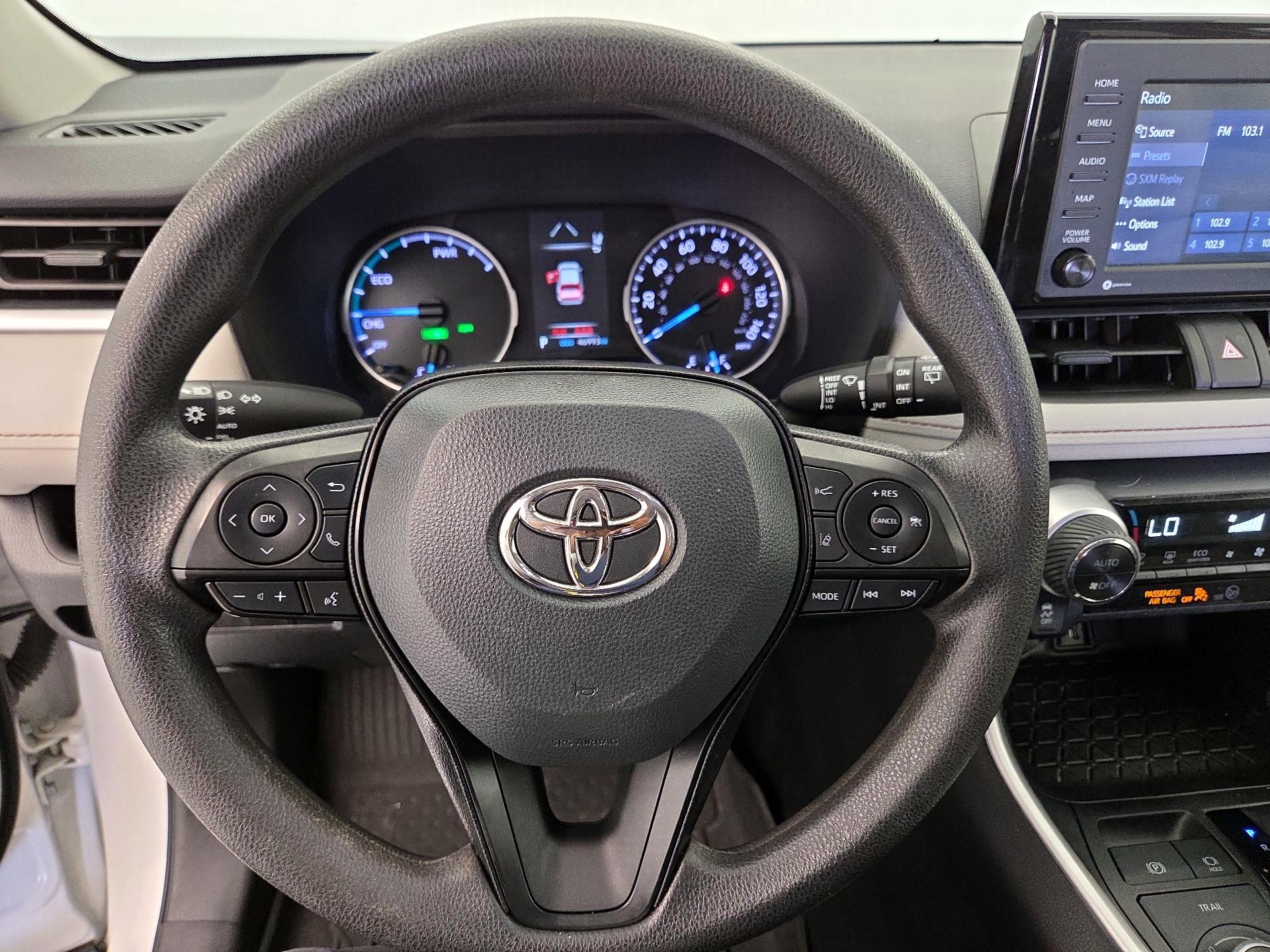 Thumbnail: 2022 Toyota RAV4 - 10