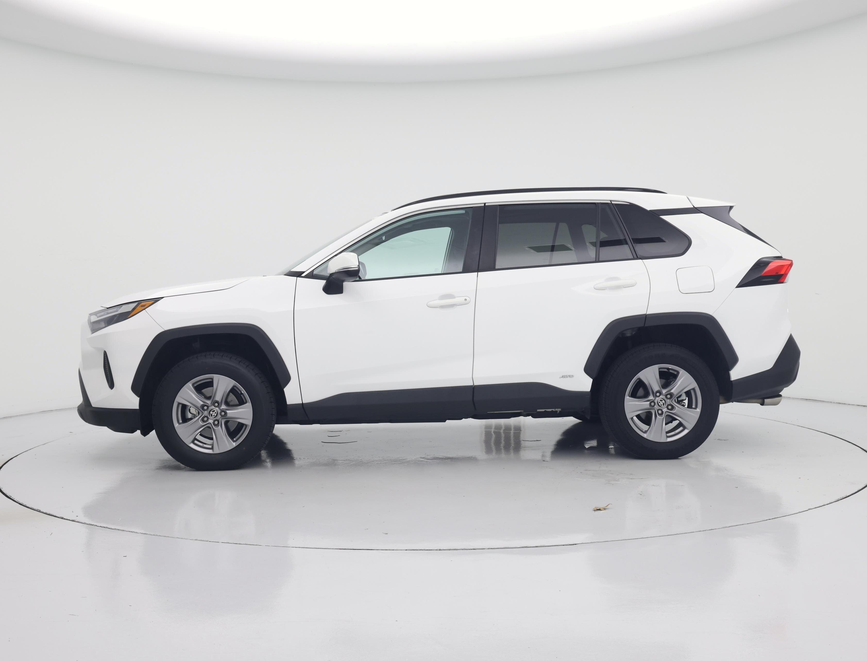 Thumbnail: 2022 Toyota RAV4 - 3