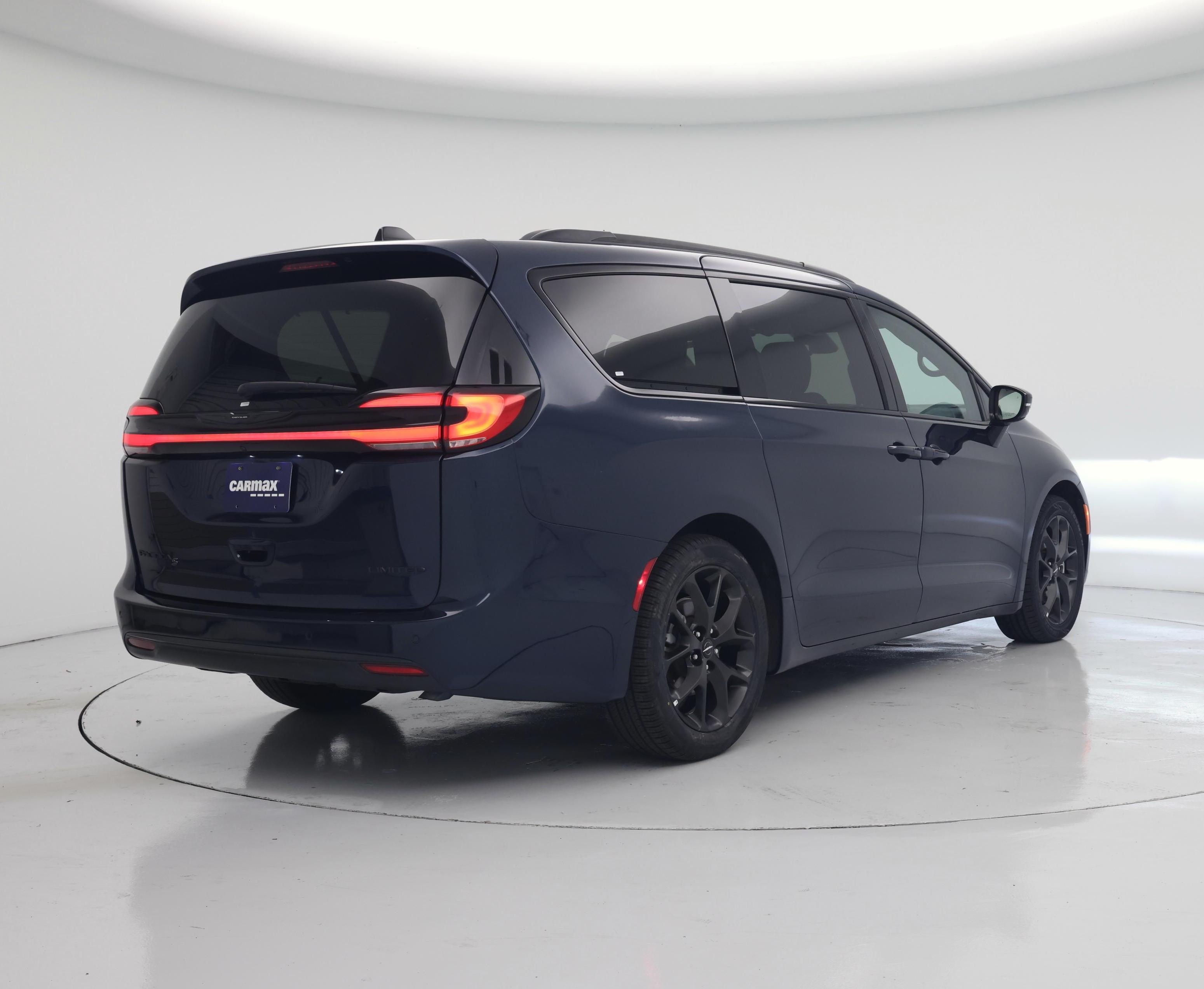 Thumbnail: 2025 Chrysler Pacifica - 8