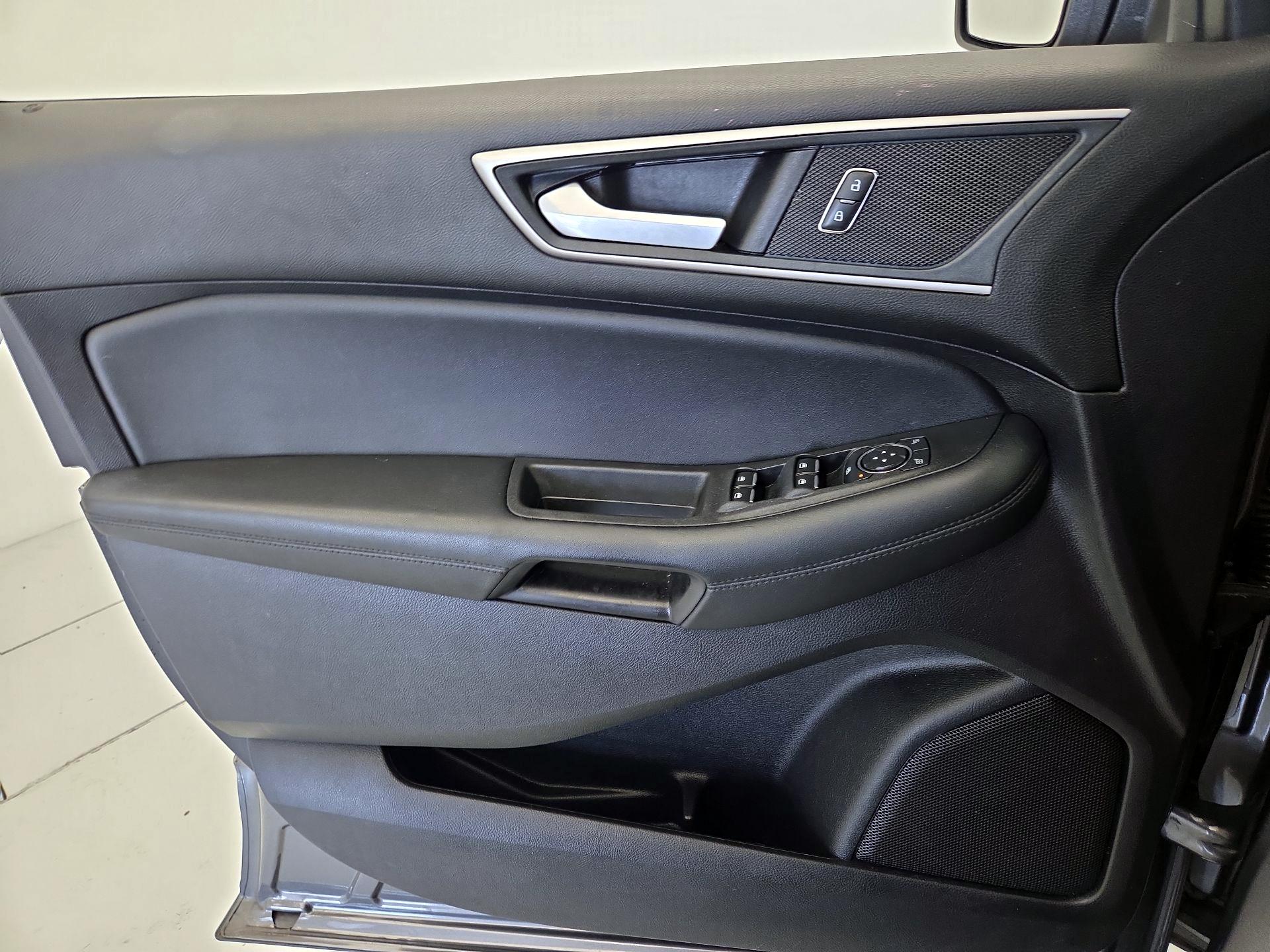 Thumbnail: 2021 Ford Edge - 12