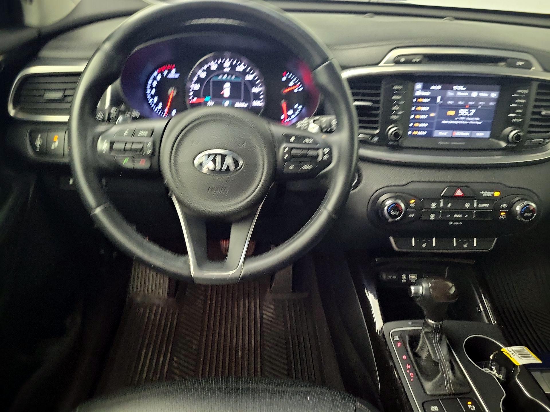 Thumbnail: 2017 Kia Sorento - 10