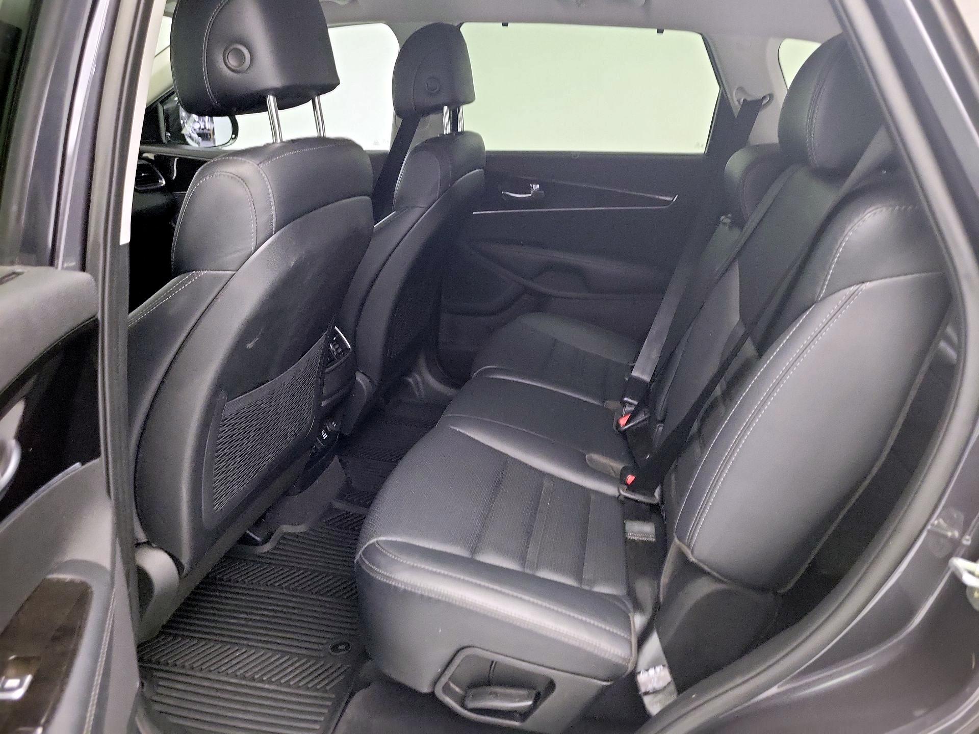 Thumbnail: 2017 Kia Sorento - 19