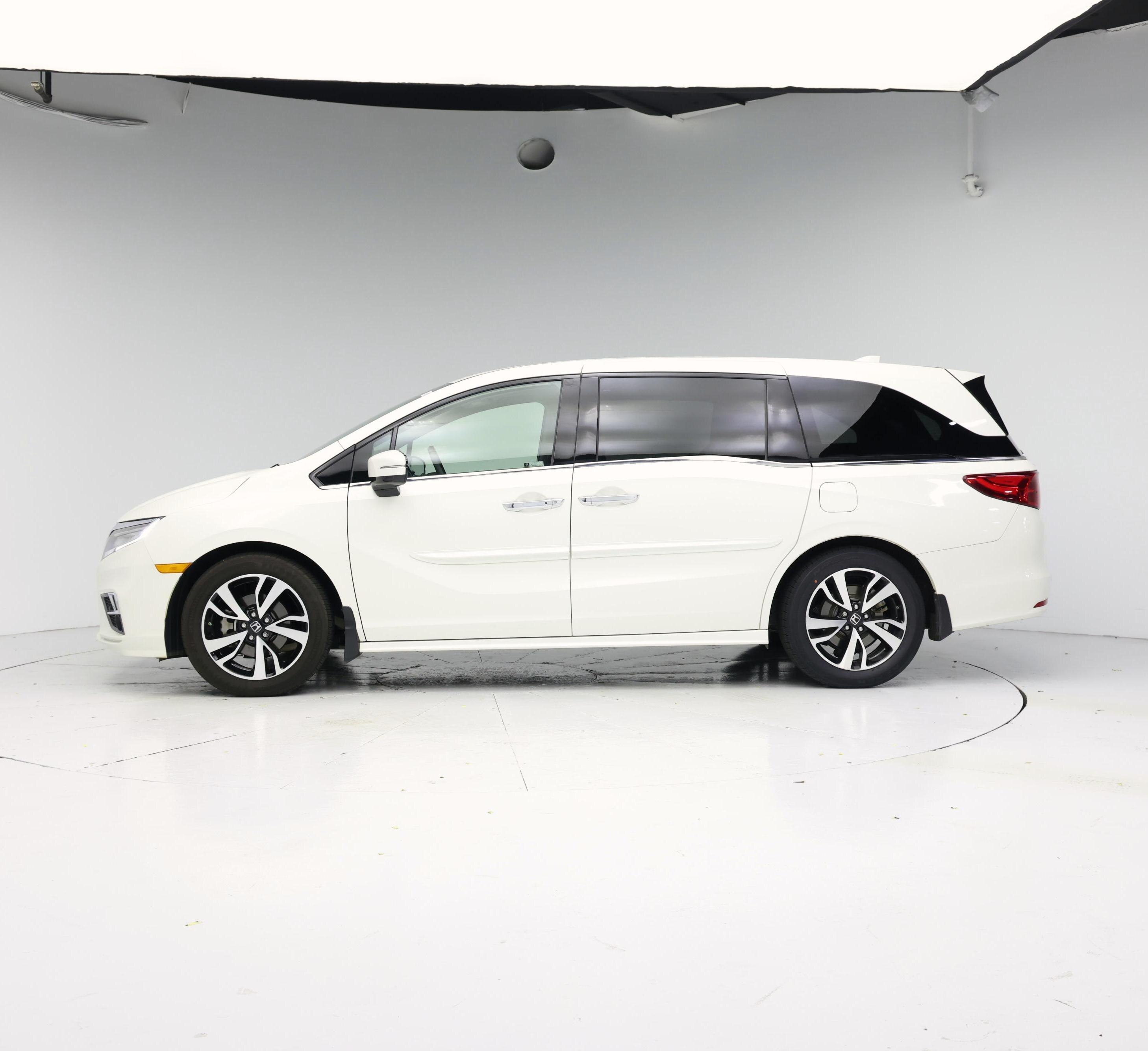 Thumbnail: 2019 Honda Odyssey - 3