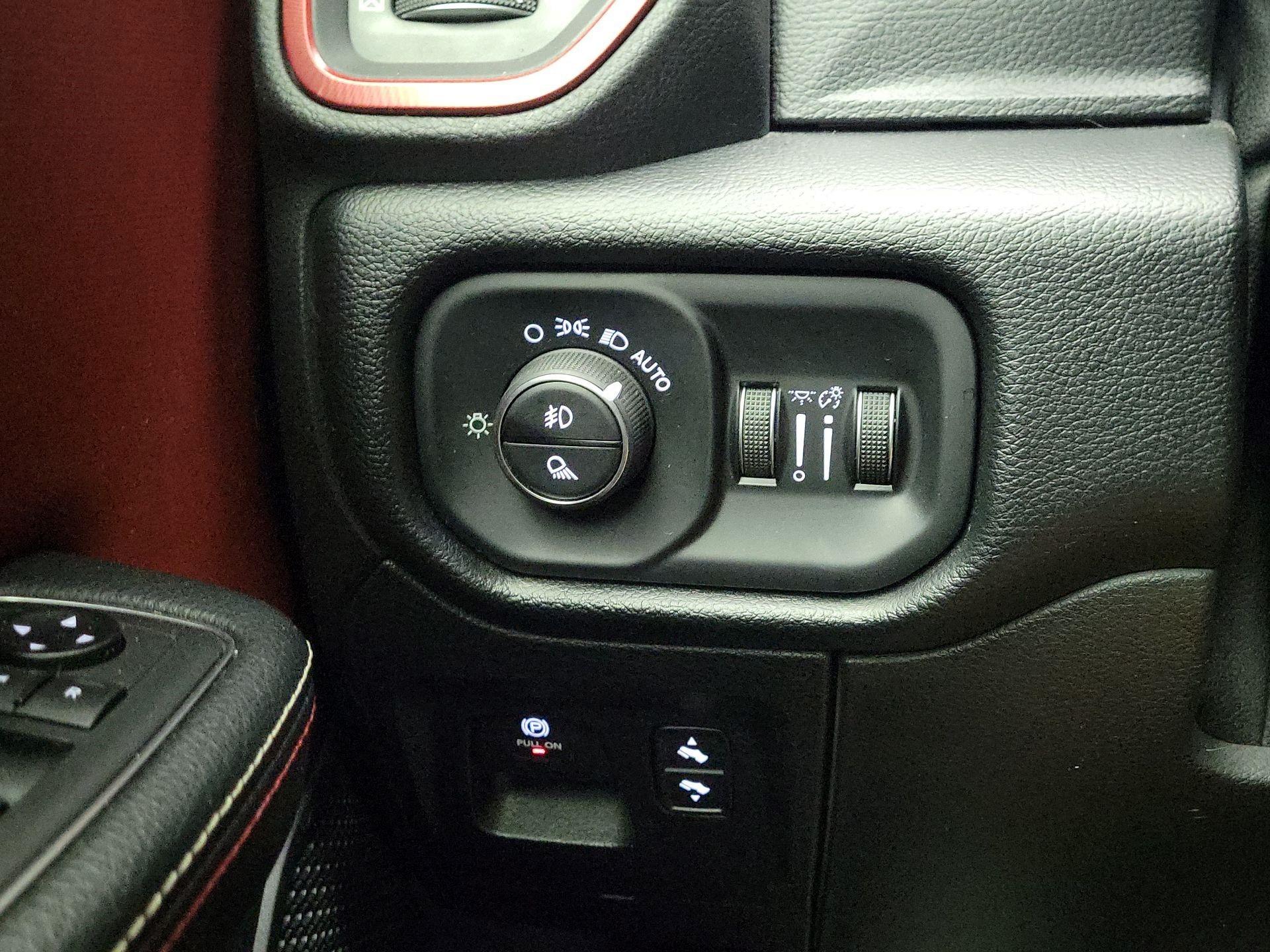 Thumbnail: 2019 RAM 1500 - 13