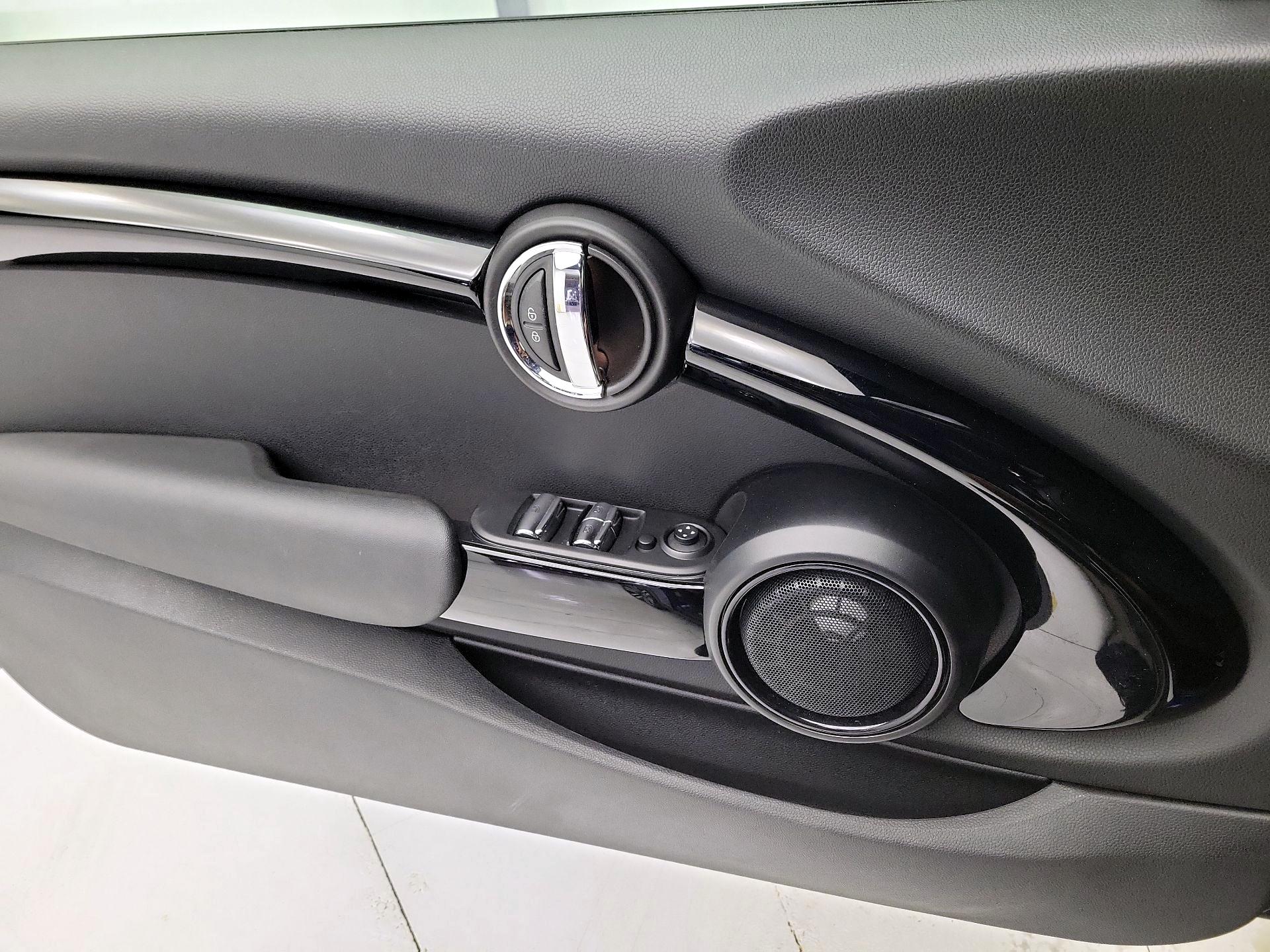 Thumbnail: 2019 MINI Cooper - 12