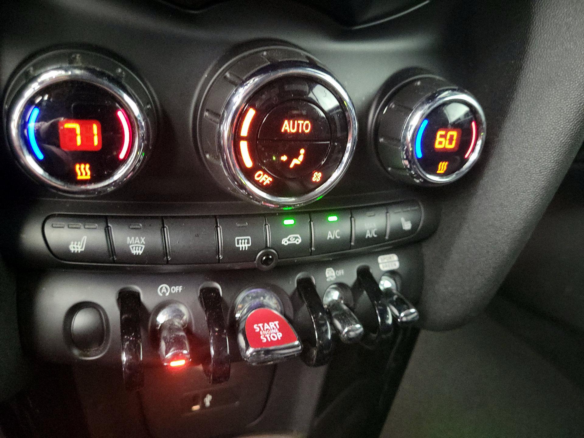 Thumbnail: 2019 MINI Cooper - 16
