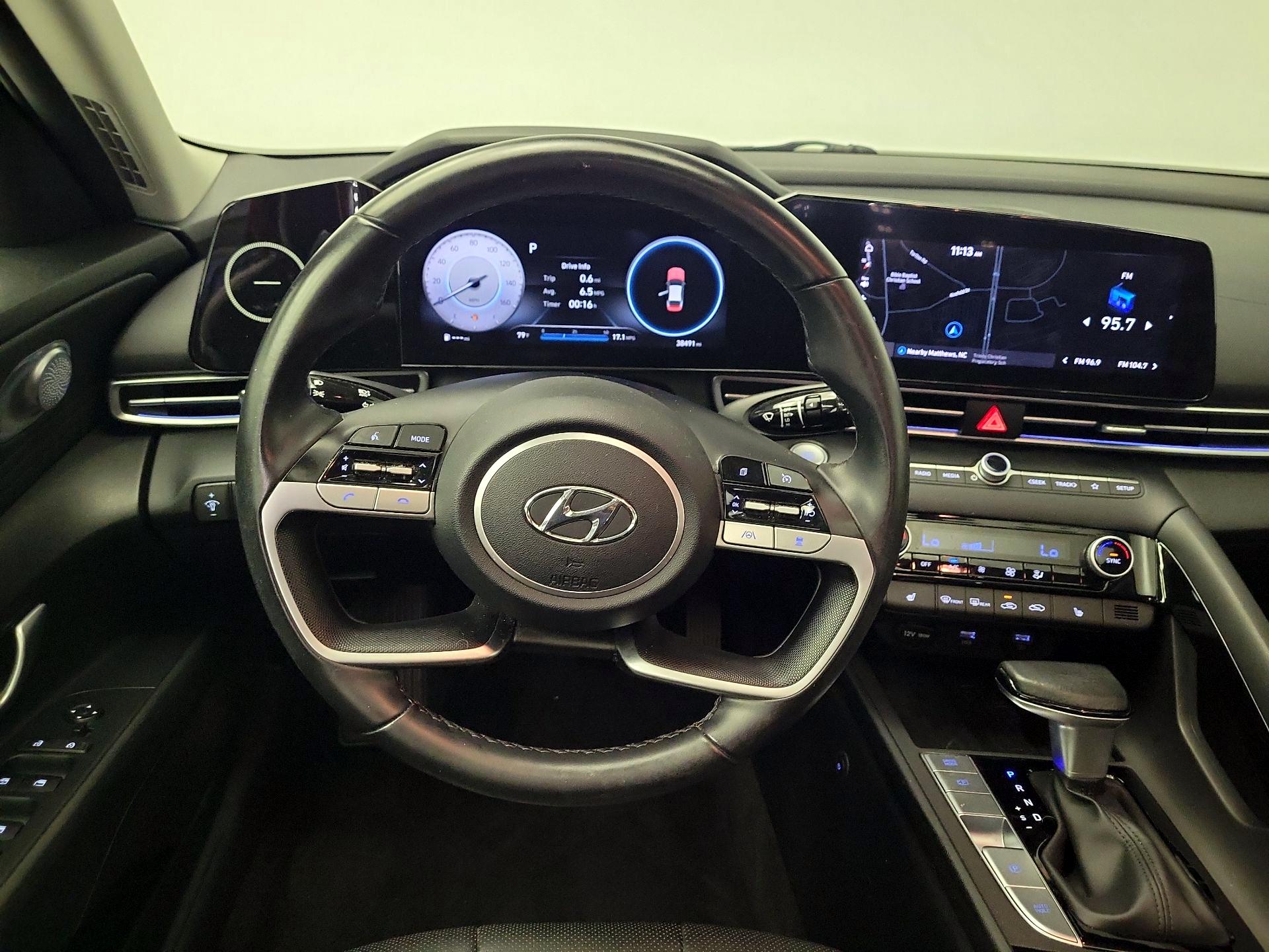Thumbnail: 2022 Hyundai Elantra - 10