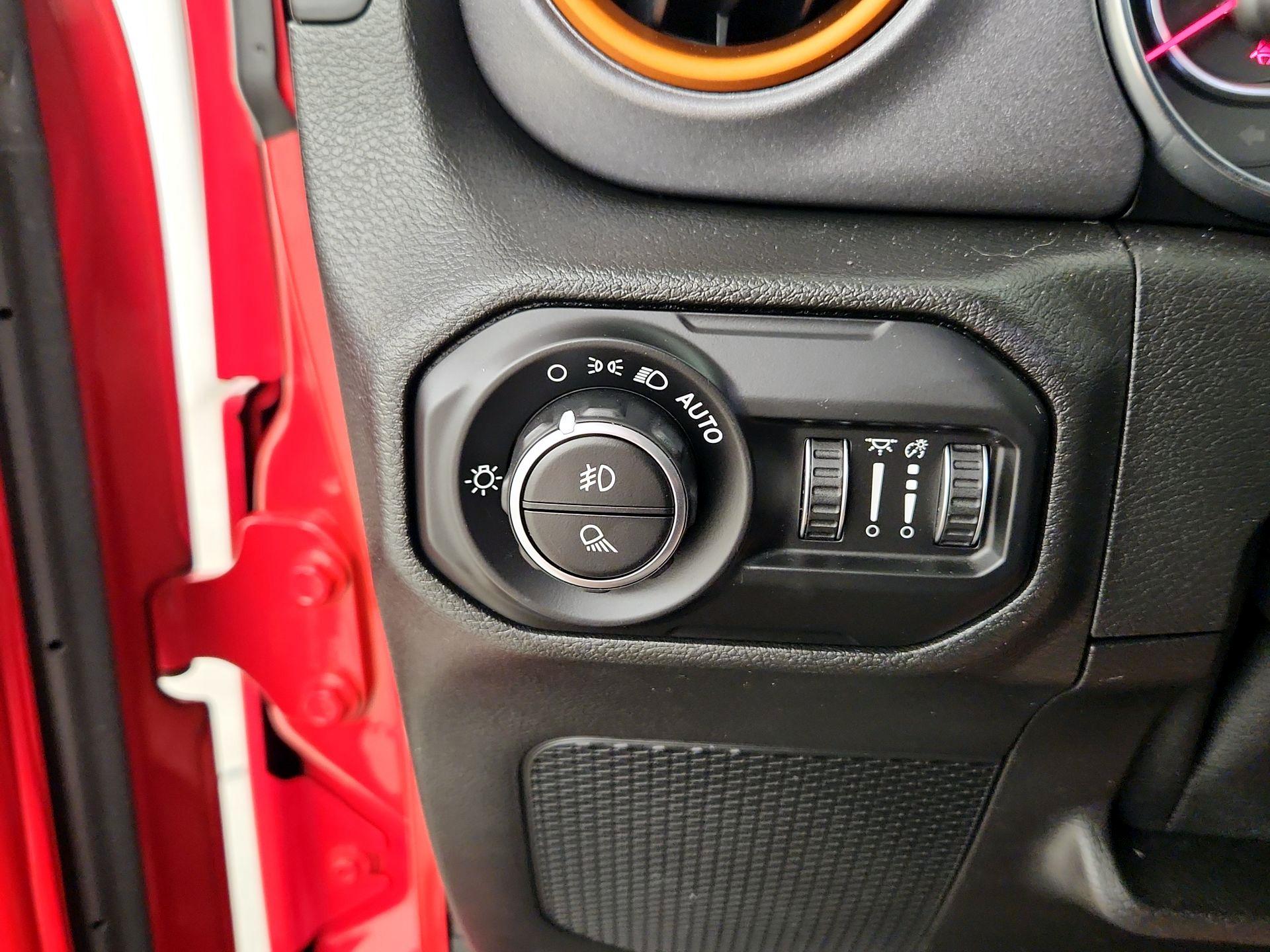 Thumbnail: 2021 Jeep Gladiator - 13