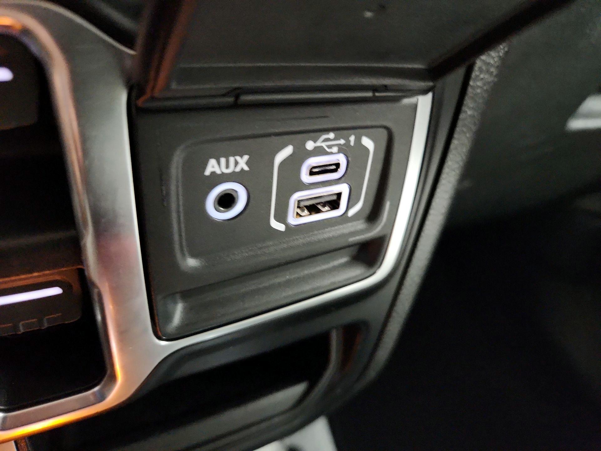 Thumbnail: 2021 Jeep Gladiator - 19