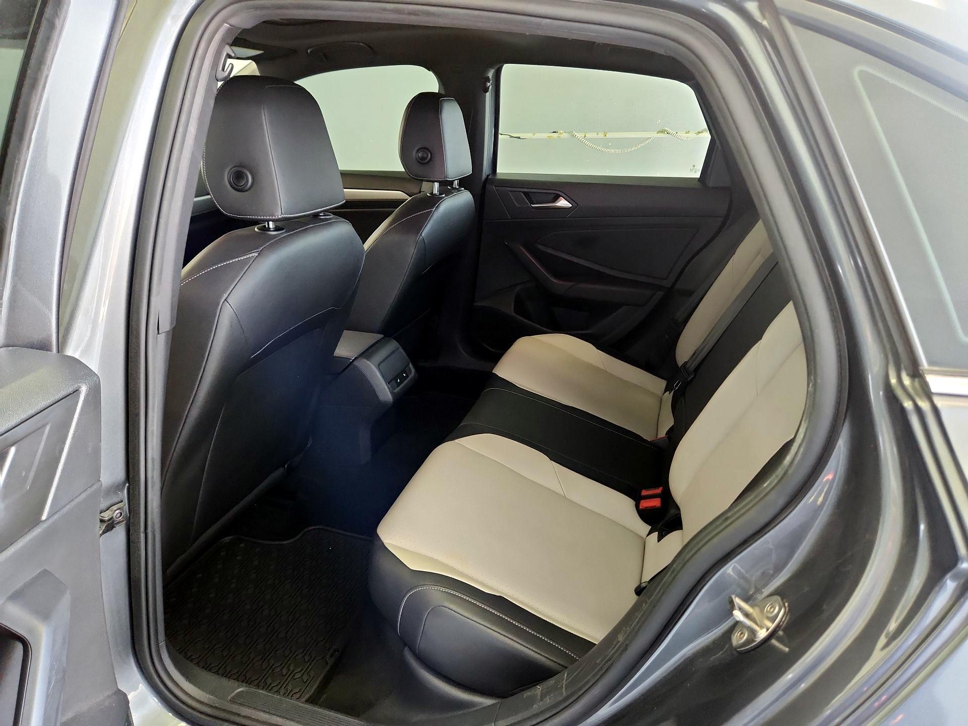 Thumbnail: 2019 Volkswagen Jetta - 20