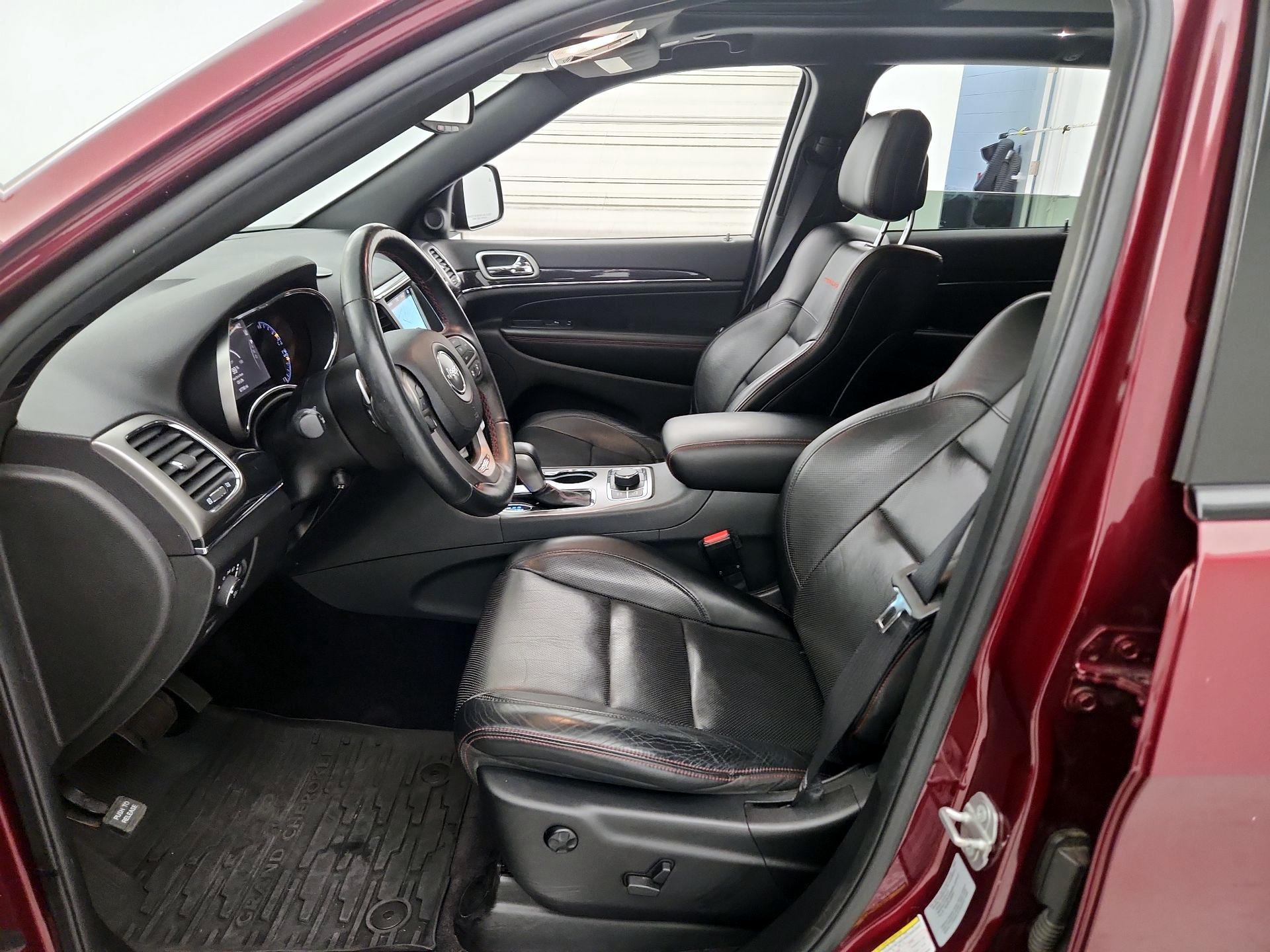 Thumbnail: 2018 Jeep Grand Cherokee - 11