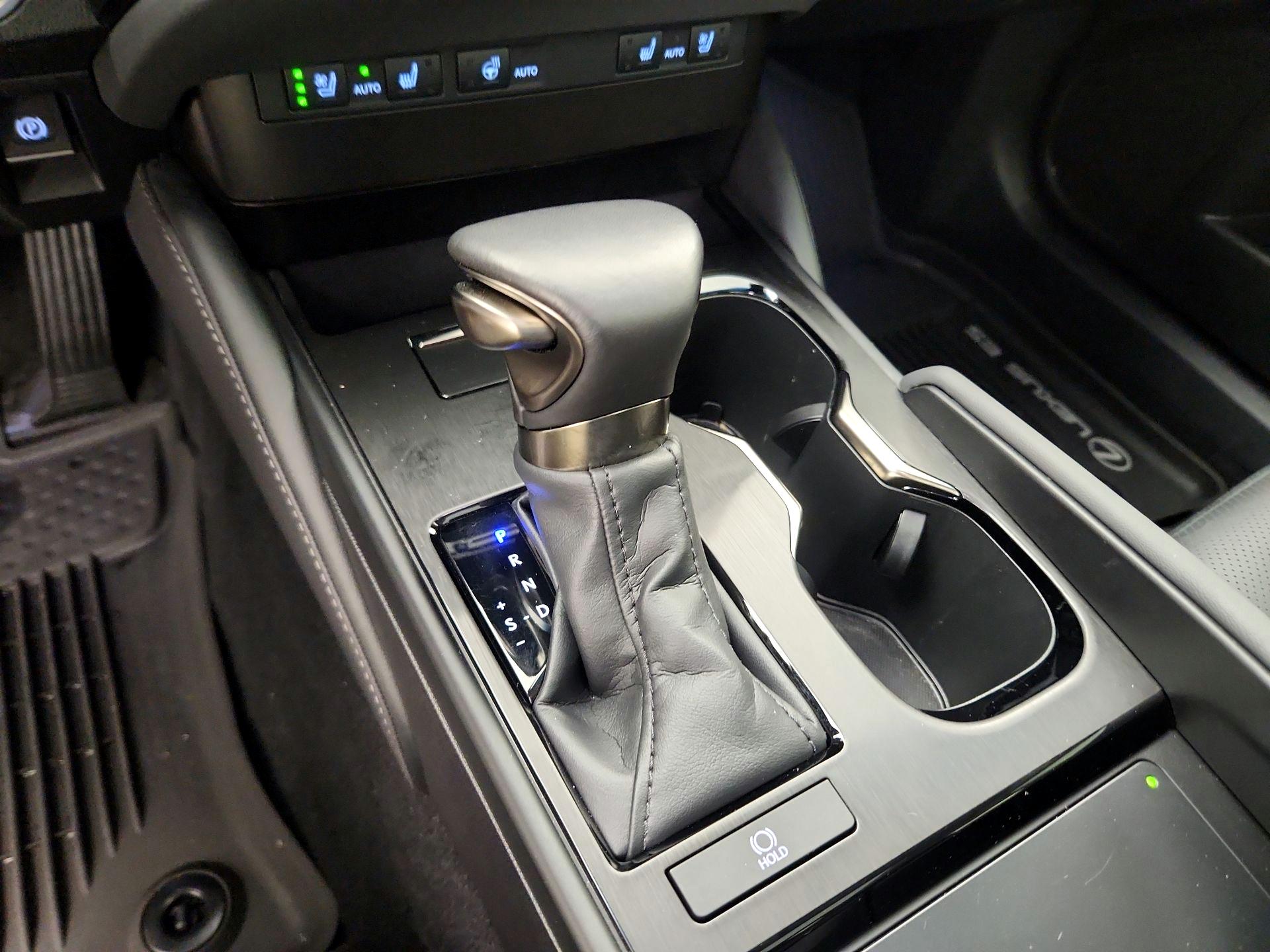 Thumbnail: 2025 Lexus ES - 17