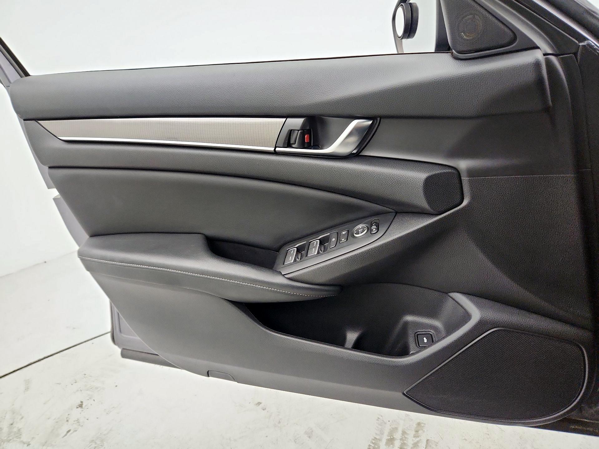 Thumbnail: 2018 Honda Accord - 12