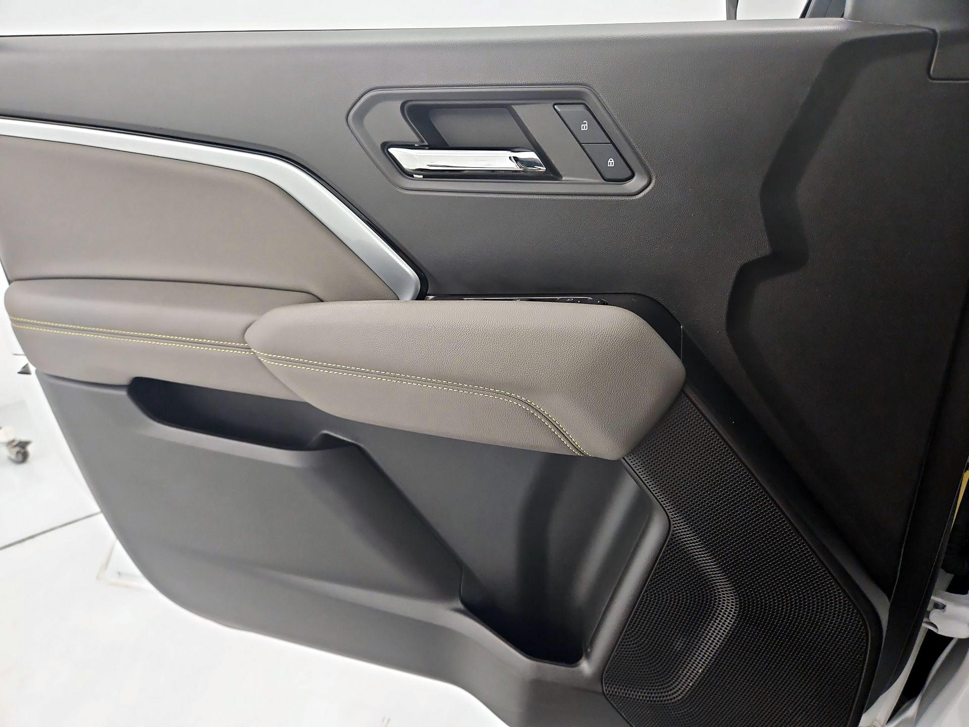 Thumbnail: 2024 Chevrolet Colorado - 12