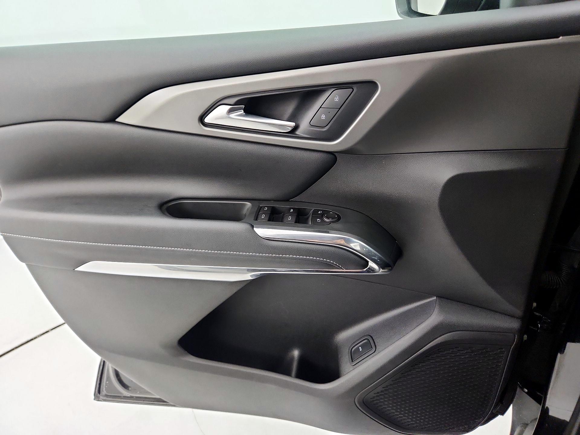 Thumbnail: 2025 Chevrolet Traverse - 12