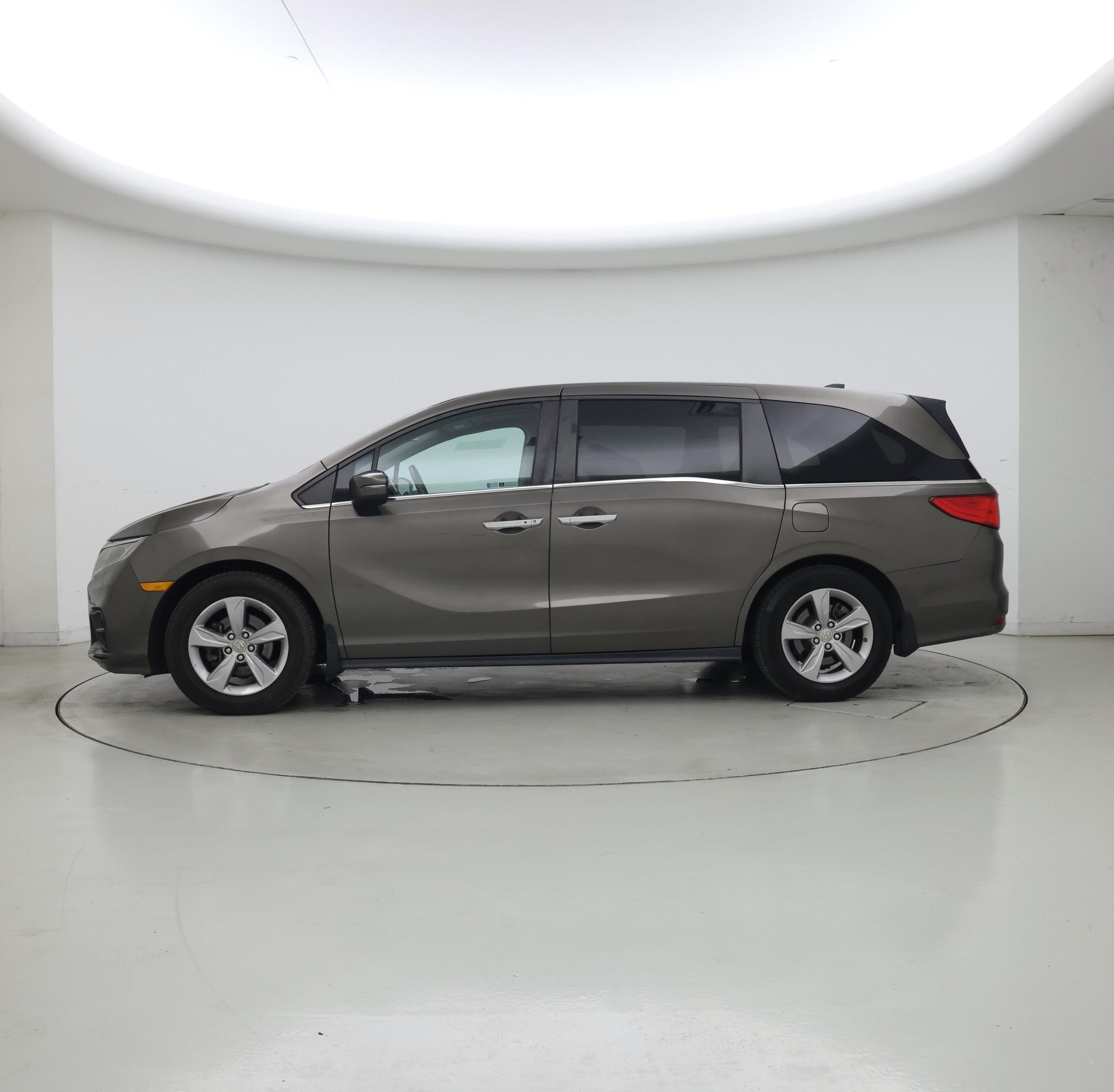 Thumbnail: 2018 Honda Odyssey - 3