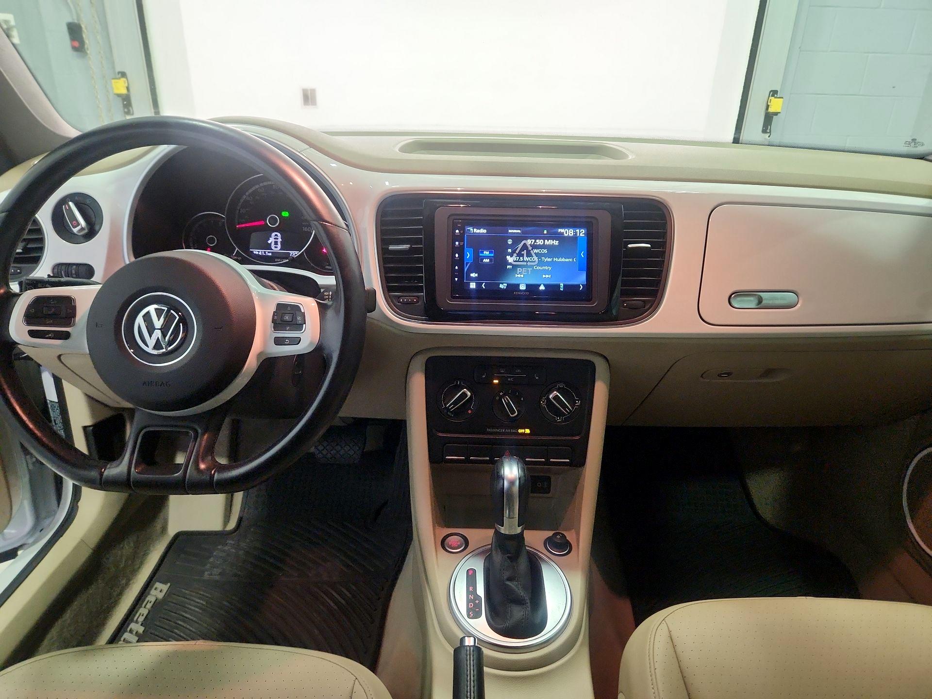 Thumbnail: 2016 Volkswagen Beetle - 9