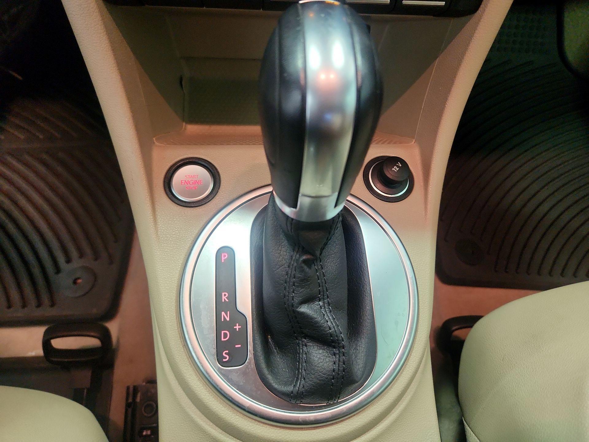 Thumbnail: 2016 Volkswagen Beetle - 16