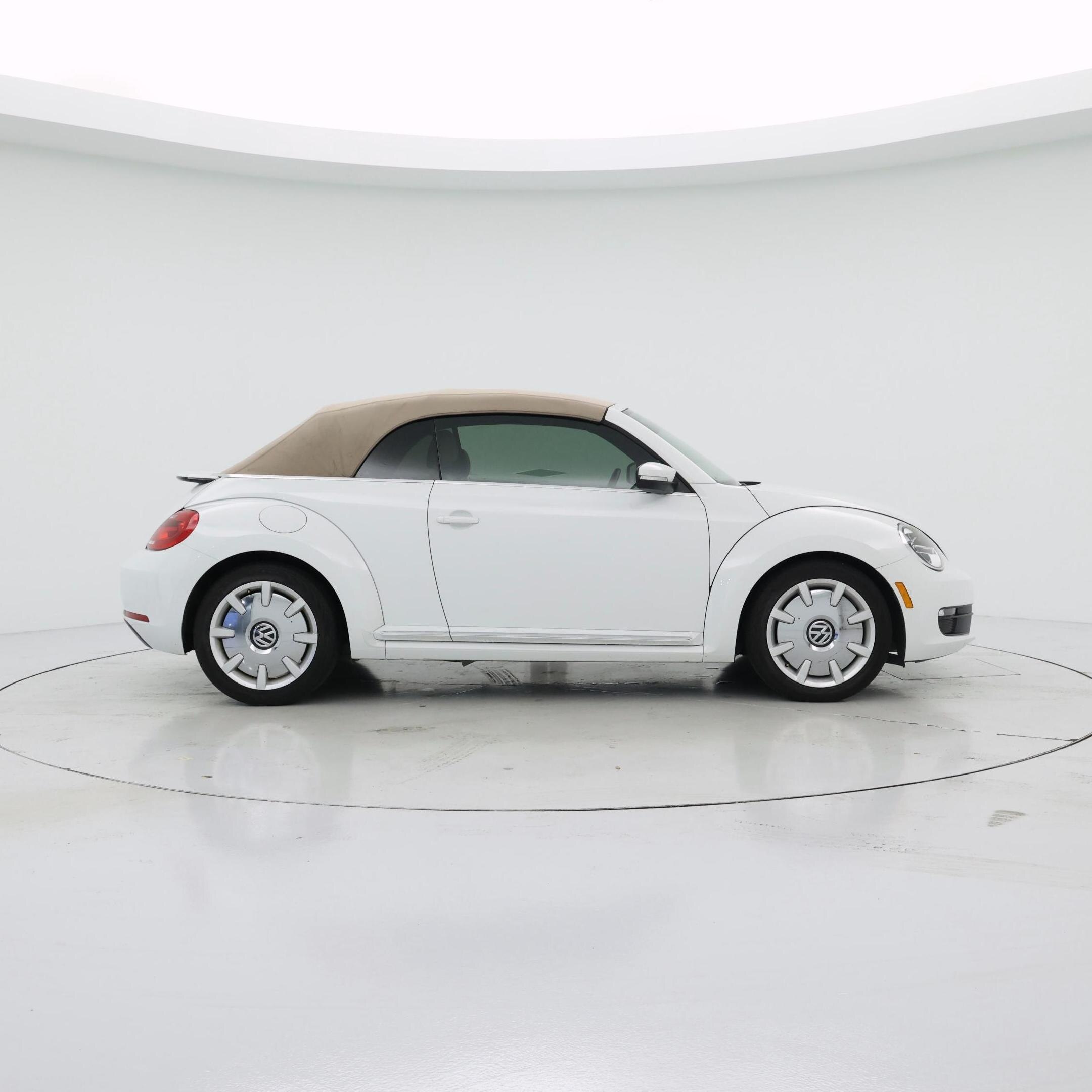 Thumbnail: 2016 Volkswagen Beetle - 7