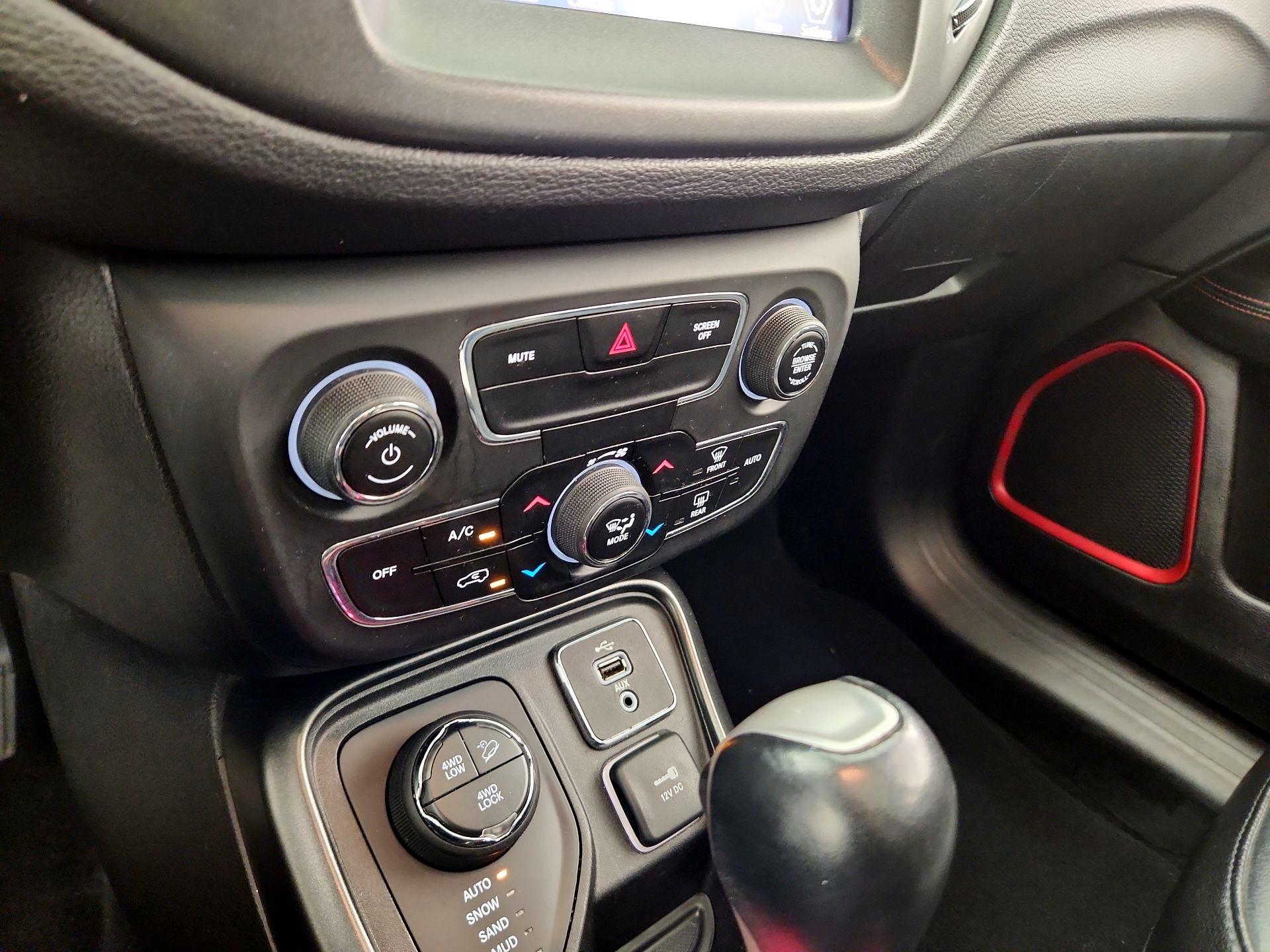 Thumbnail: 2018 Jeep Compass - 16