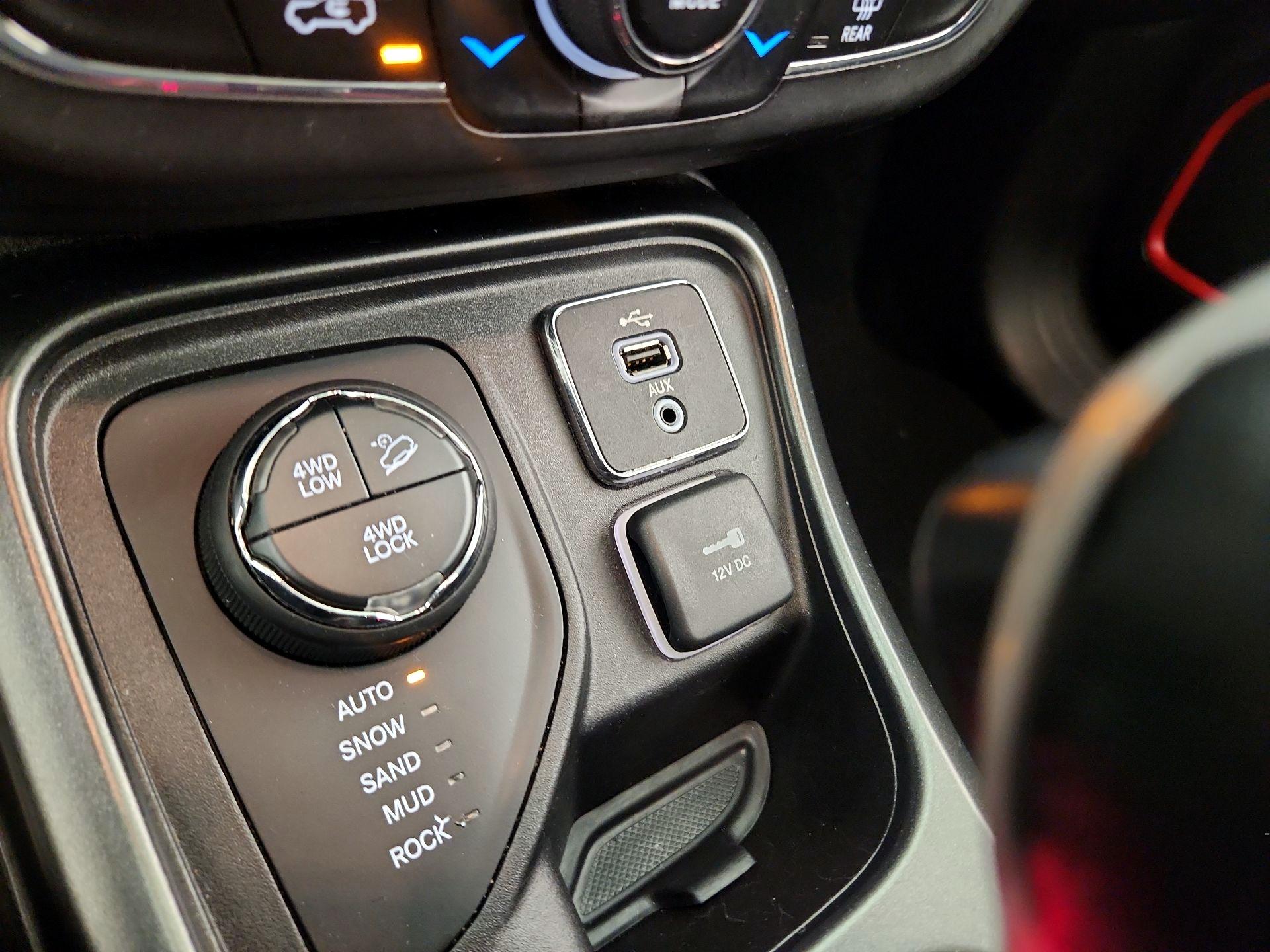 Thumbnail: 2018 Jeep Compass - 18