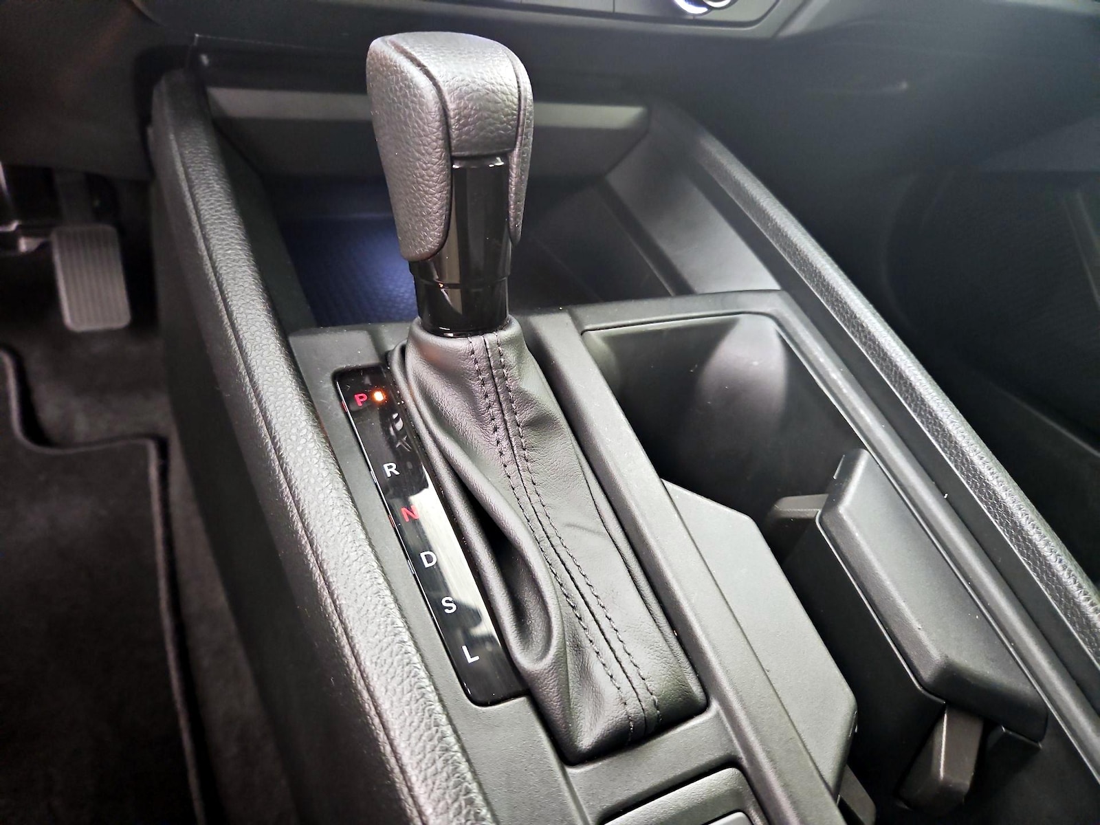 2025 Honda Accord SE - Photo 17