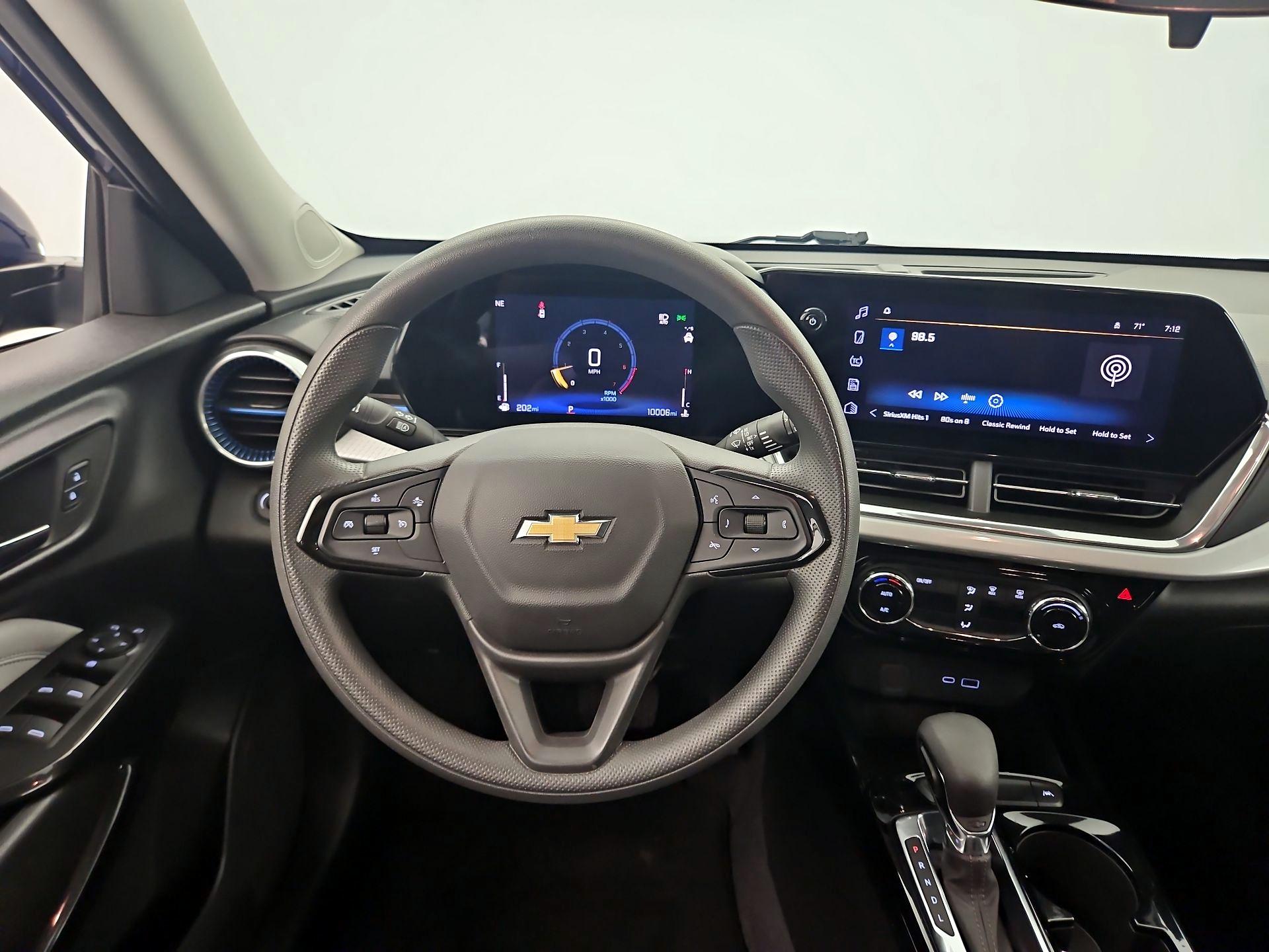 Thumbnail: 2024 Chevrolet Trax - 10