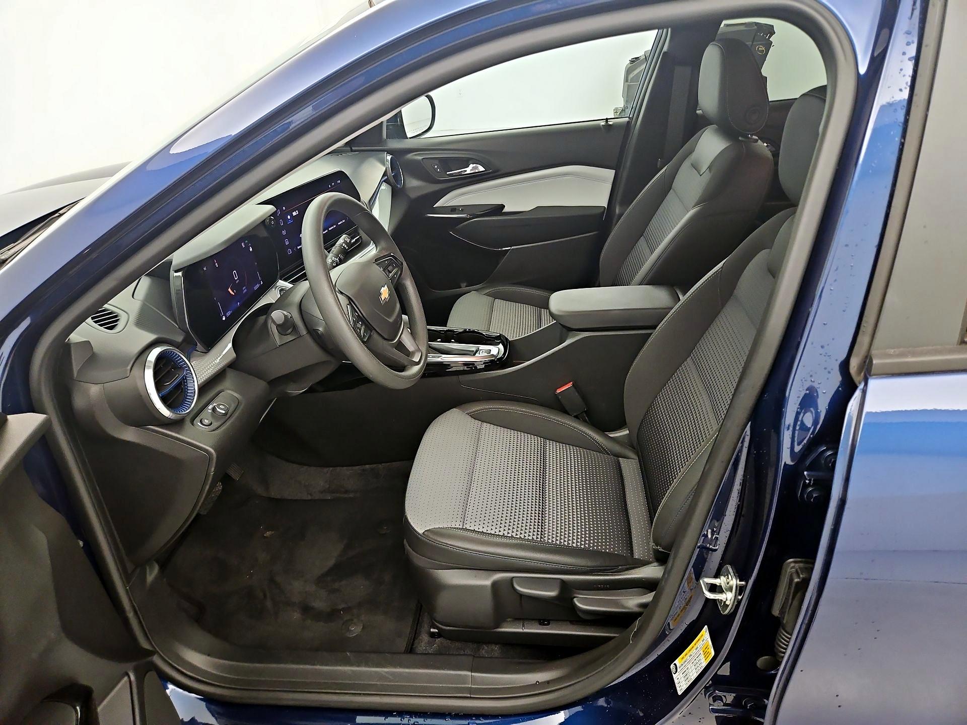 Thumbnail: 2024 Chevrolet Trax - 11