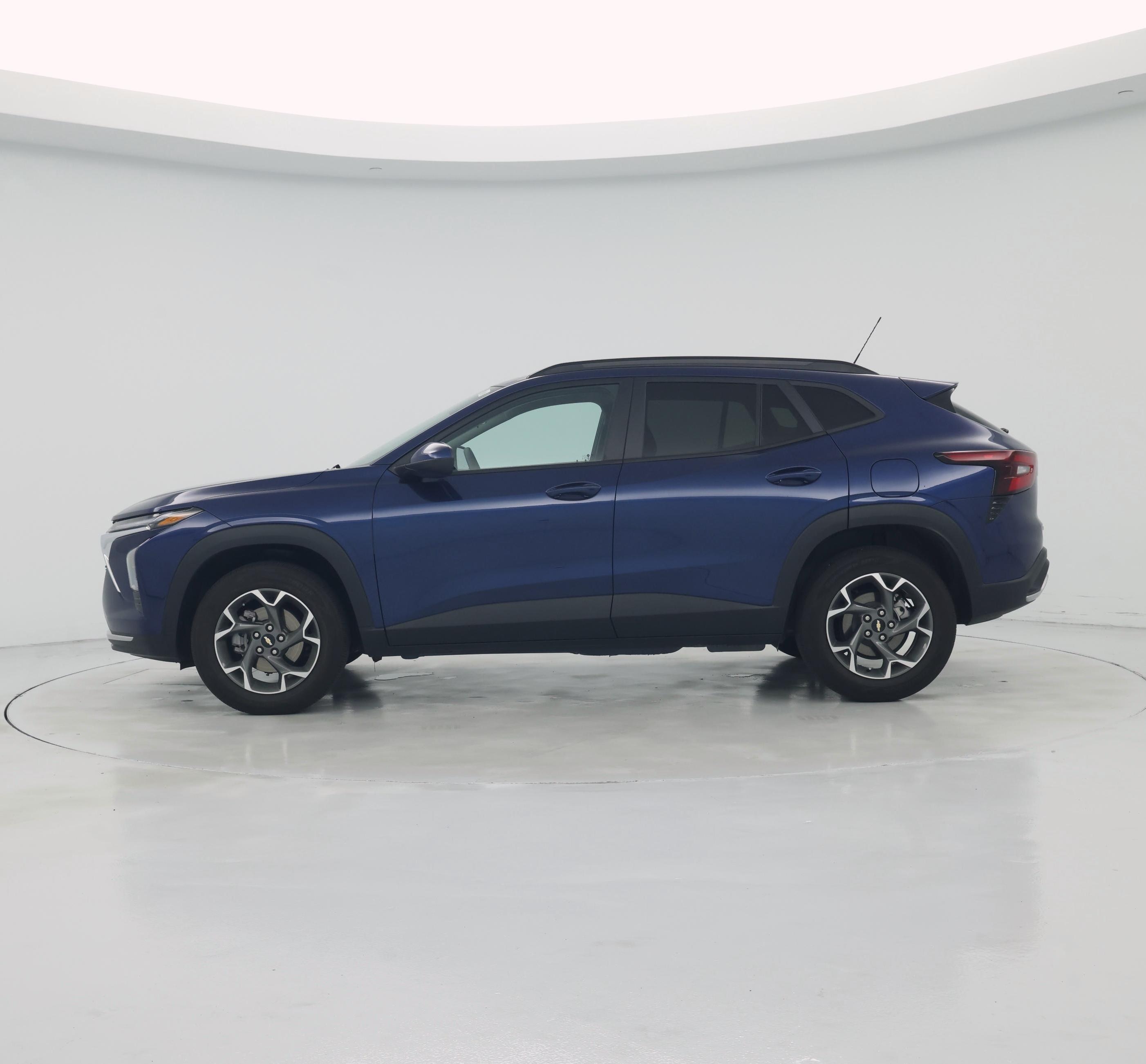 Thumbnail: 2024 Chevrolet Trax - 3