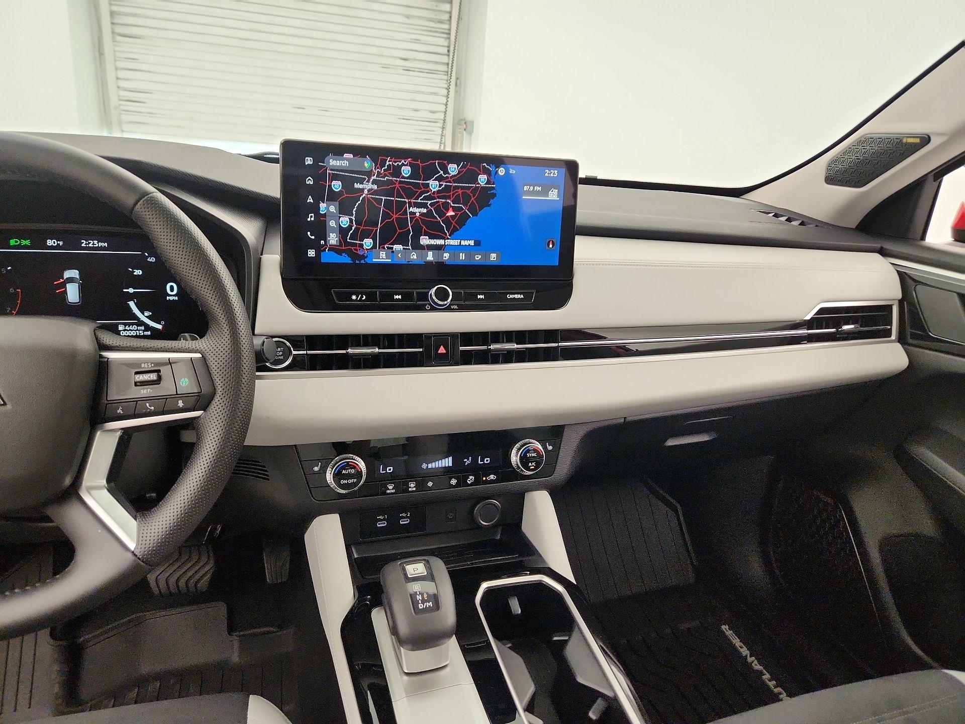 Thumbnail: 2025 Mitsubishi Outlander - 9