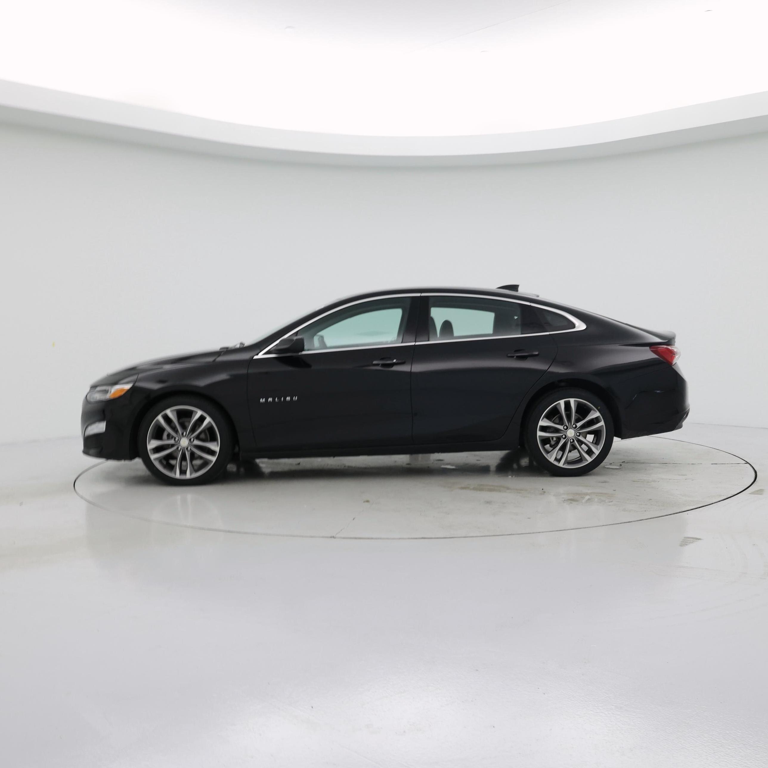 Thumbnail: 2024 Chevrolet Malibu - 3