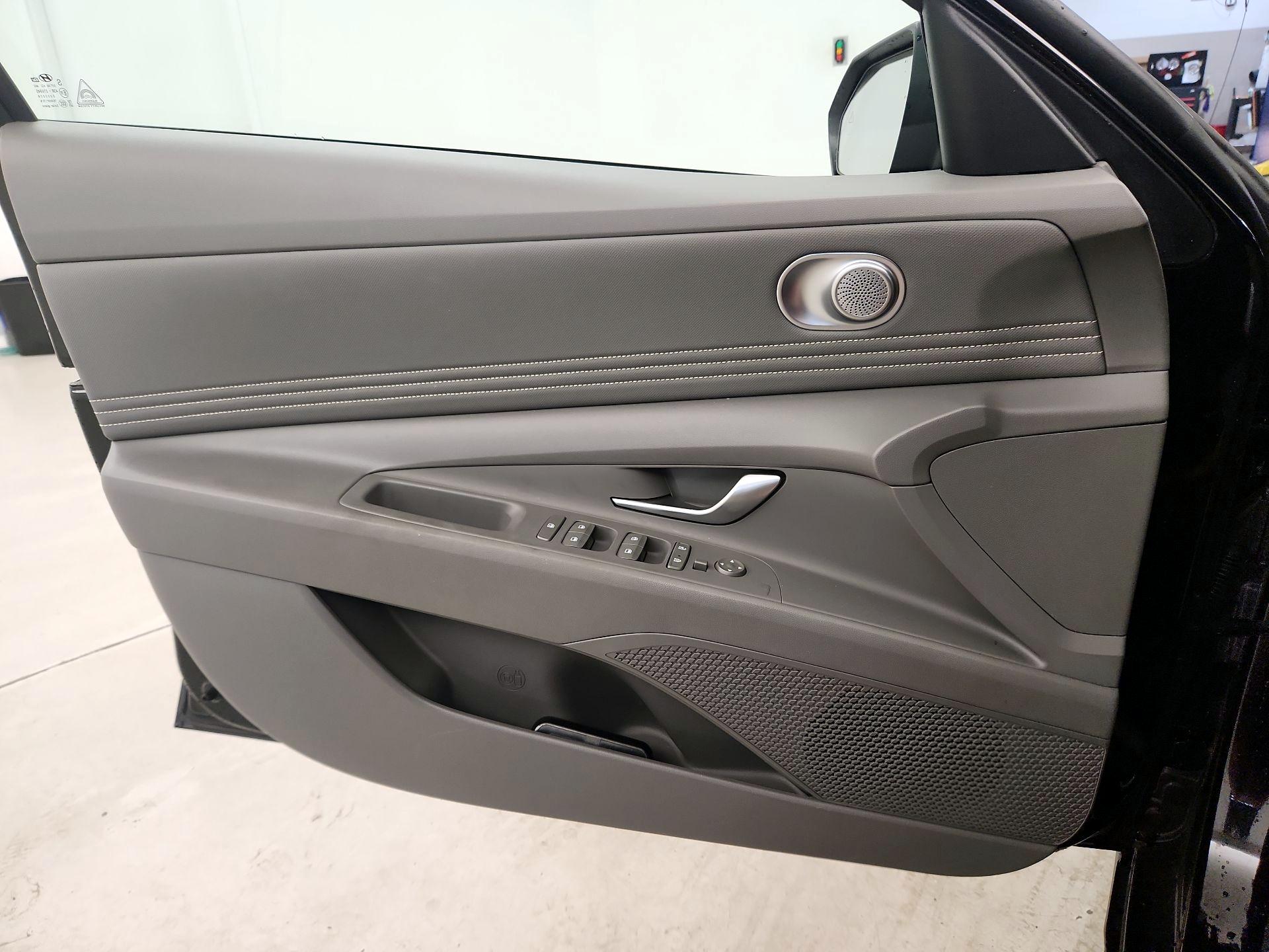 Thumbnail: 2023 Hyundai Elantra - 12