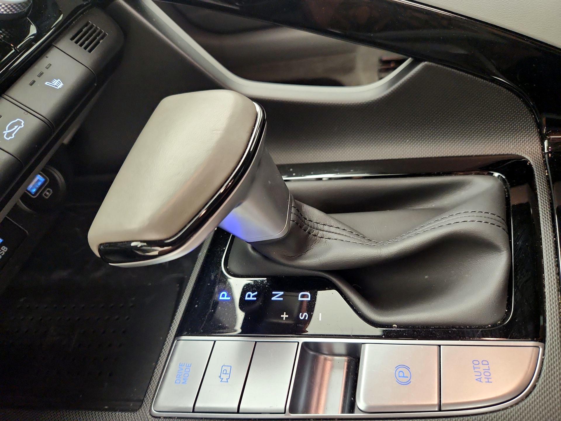 Thumbnail: 2023 Hyundai Elantra - 18