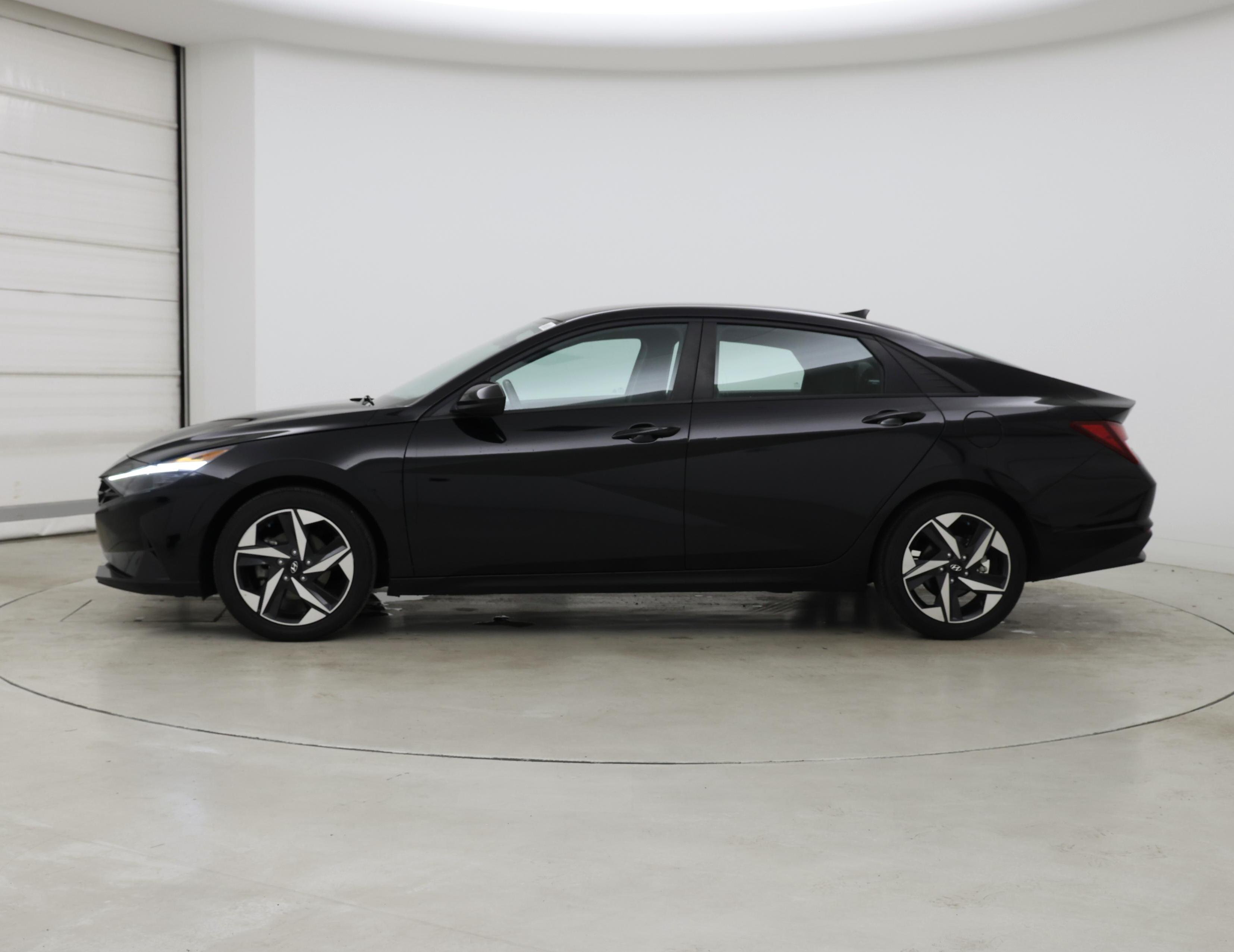 Thumbnail: 2023 Hyundai Elantra - 3