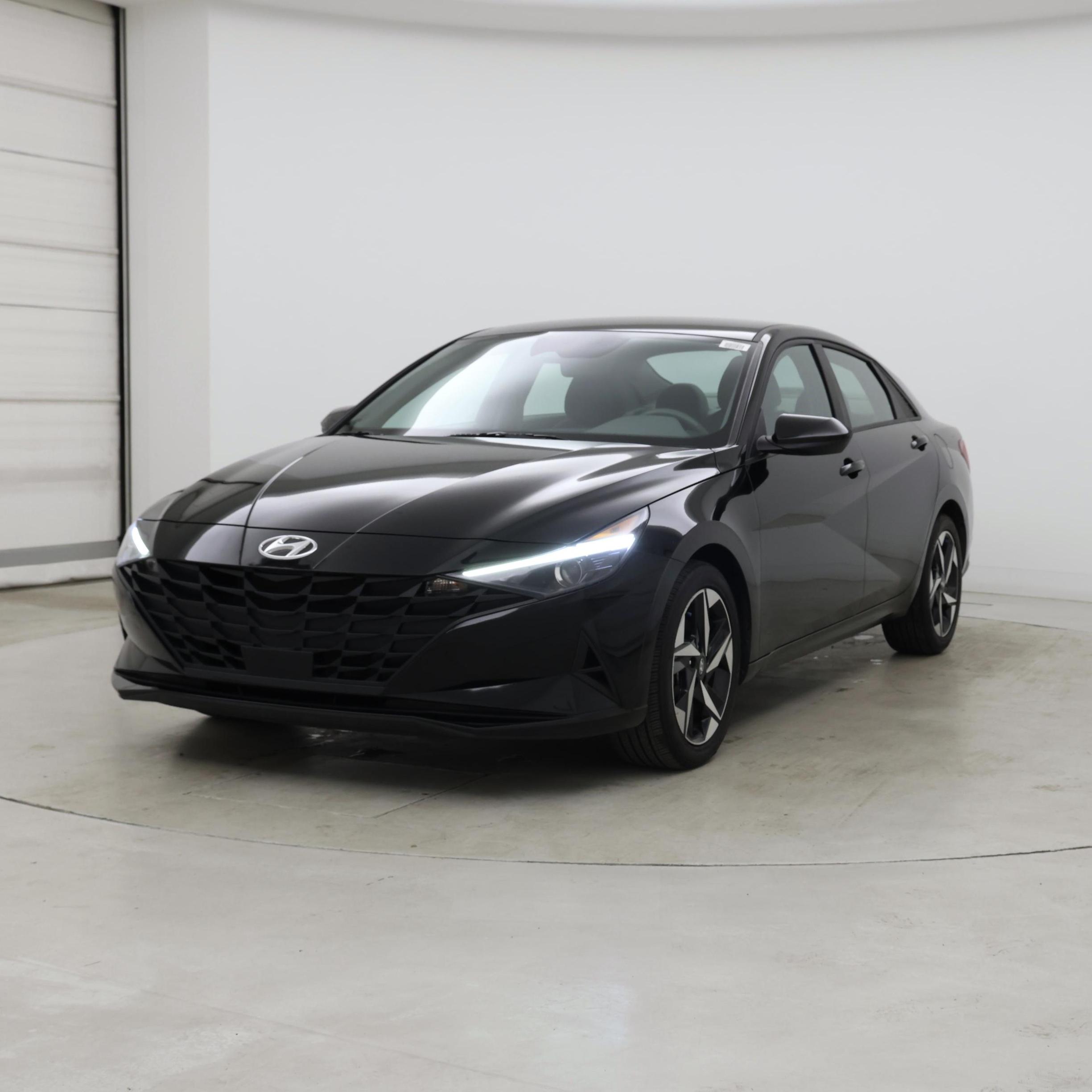 Thumbnail: 2023 Hyundai Elantra - 4