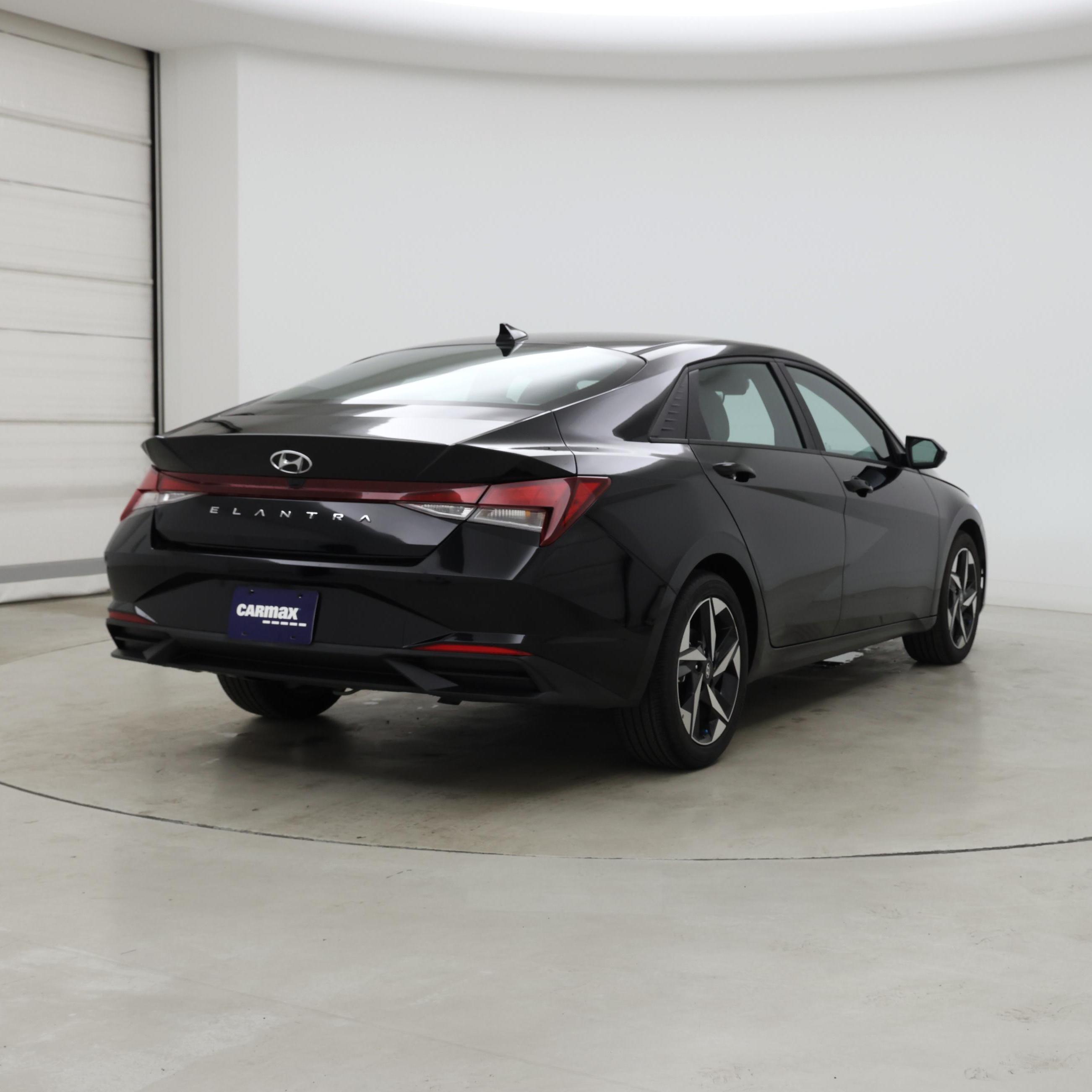 Thumbnail: 2023 Hyundai Elantra - 8