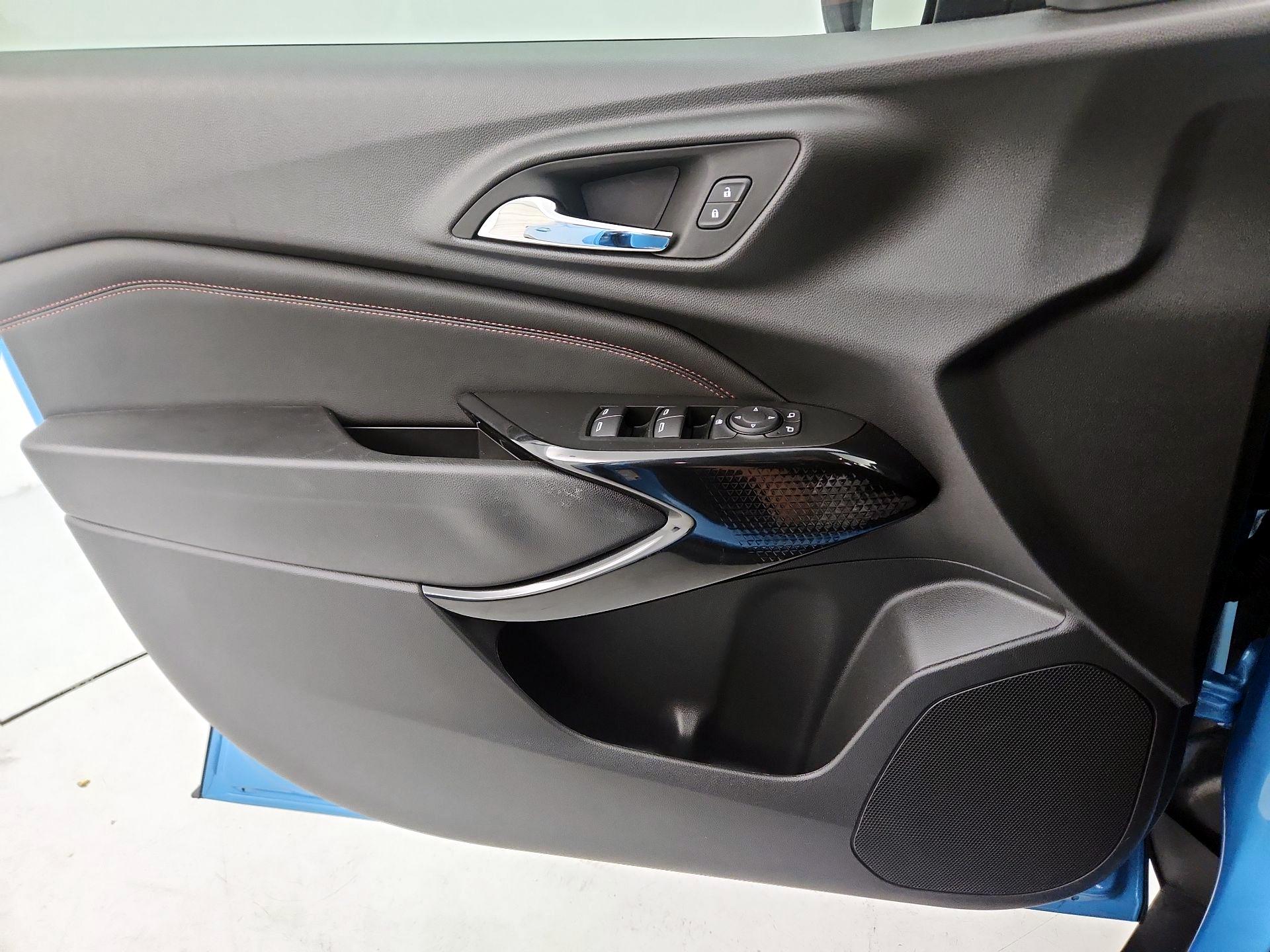Thumbnail: 2025 Chevrolet Trax - 12