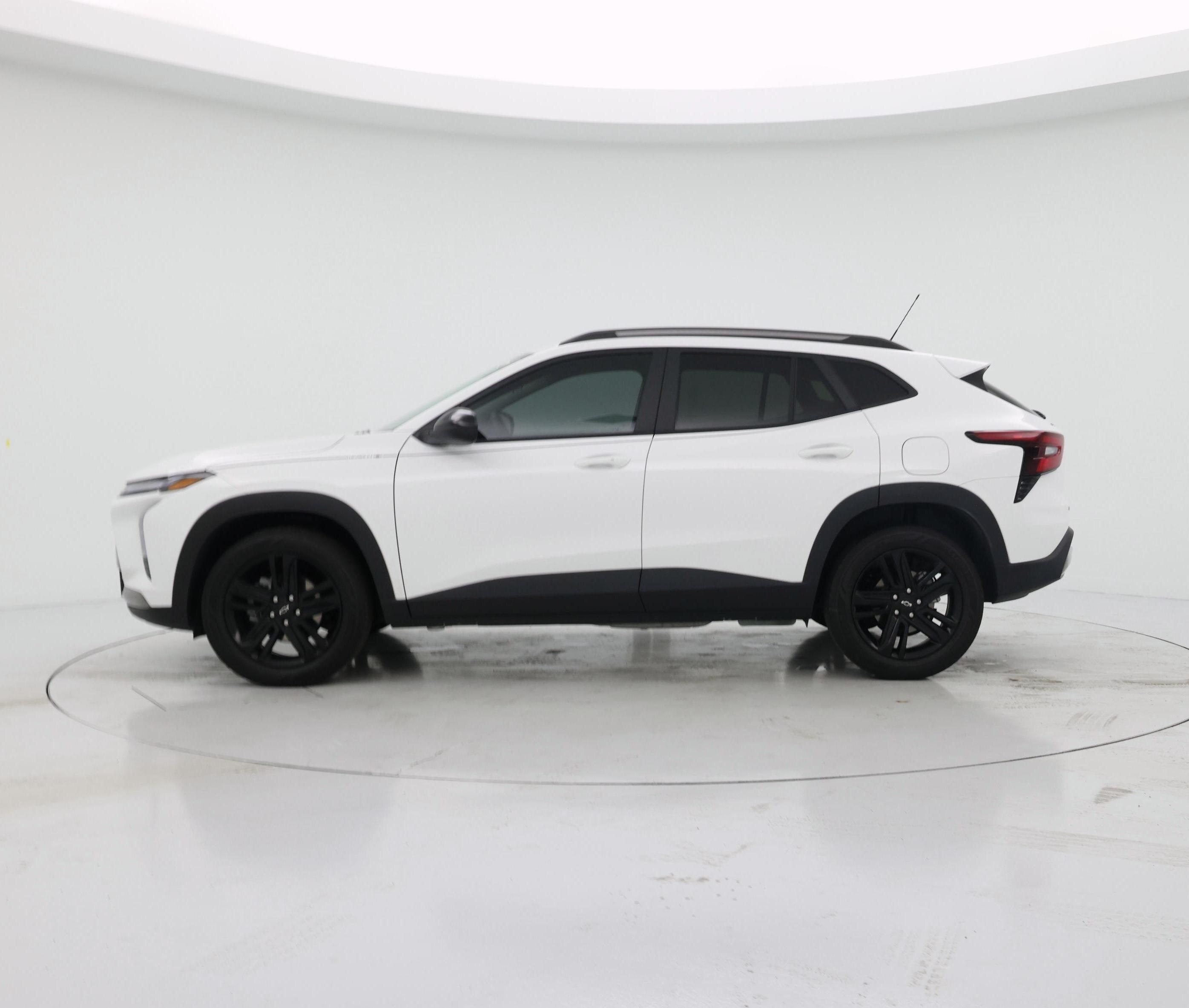 Thumbnail: 2025 Chevrolet Trax - 3