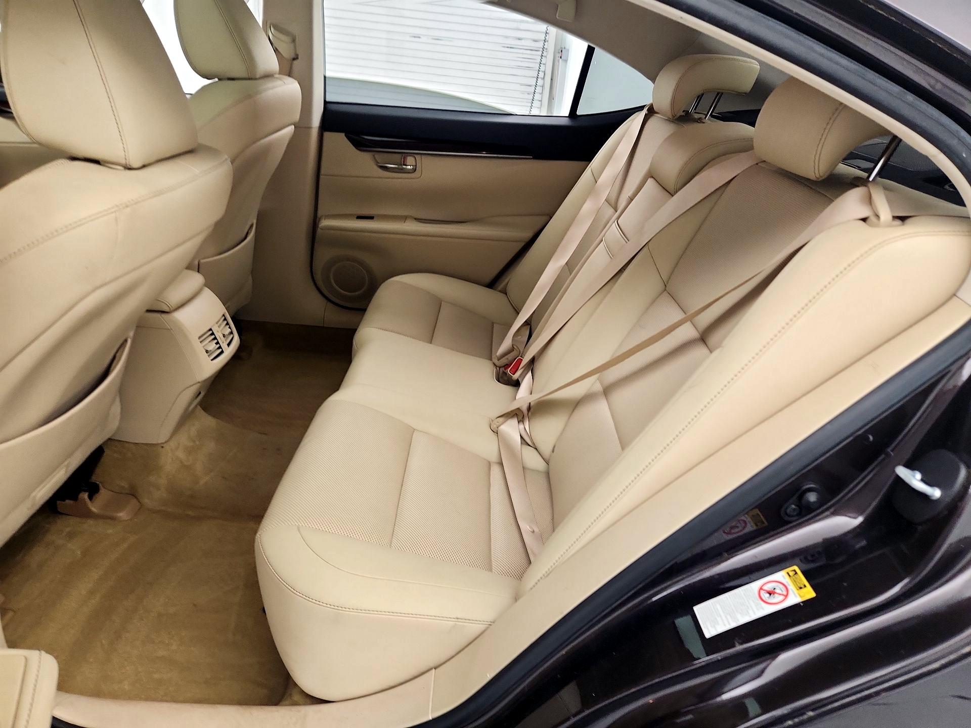 Thumbnail: 2015 Lexus ES - 20