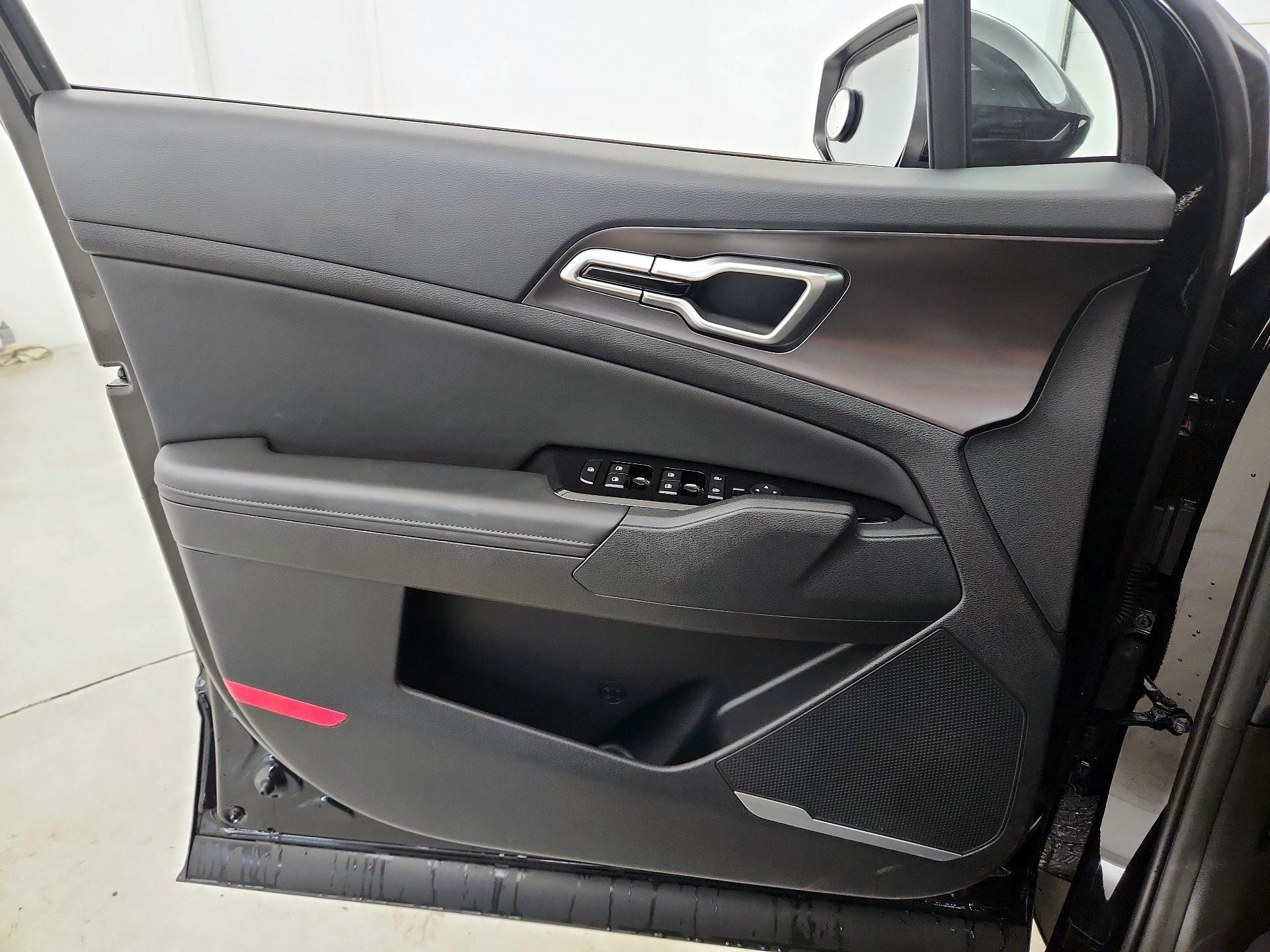 Thumbnail: 2025 Kia Sportage - 12