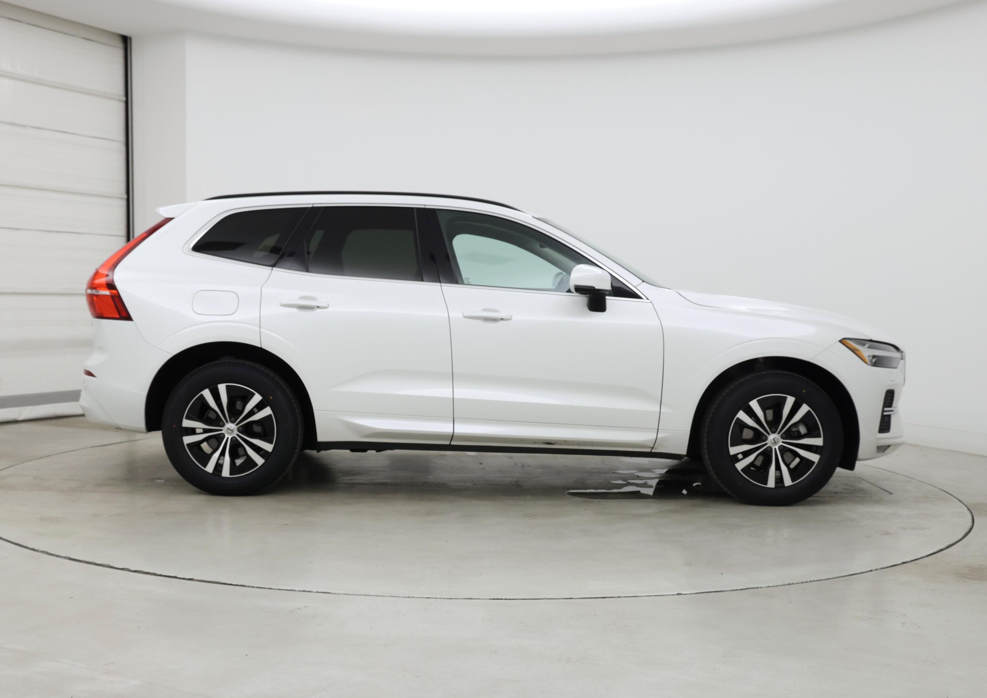 Thumbnail: 2023 Volvo XC60 - 7